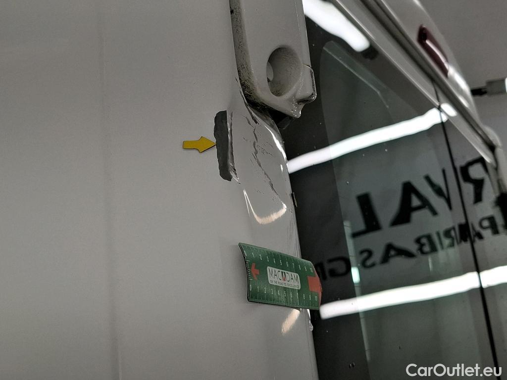  Citroen  Jumper CITROEN  4p Combi 30 L1H1 BlueHDi 110 BVM6 Attraction #28