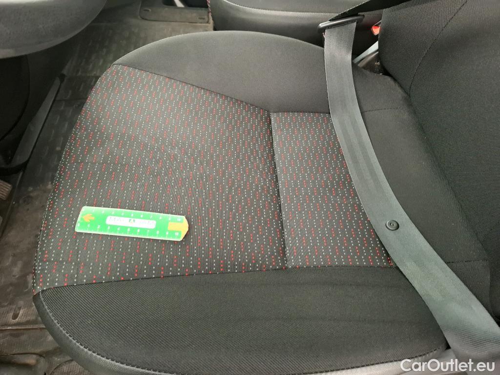  Citroen  Jumper CITROEN  4p Combi 30 L1H1 BlueHDi 110 BVM6 Attraction #41