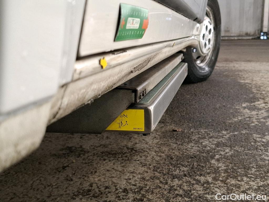  Citroen  Jumper CITROEN  4p Combi 30 L1H1 BlueHDi 110 BVM6 Attraction #13