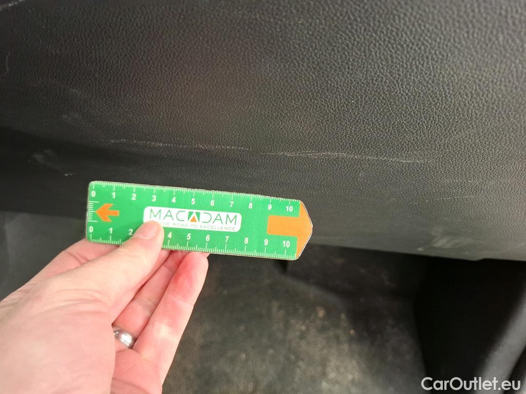  Renault  Master  III Fourgon L2H2 3 3 Grand Confort dCi 135CV BVM6 E6d #34