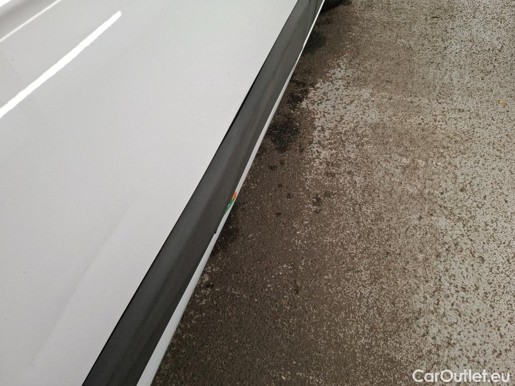  Renault  Master  III Fourgon L2H2 3 3 Grand Confort dCi 135CV BVM6 E6d #17