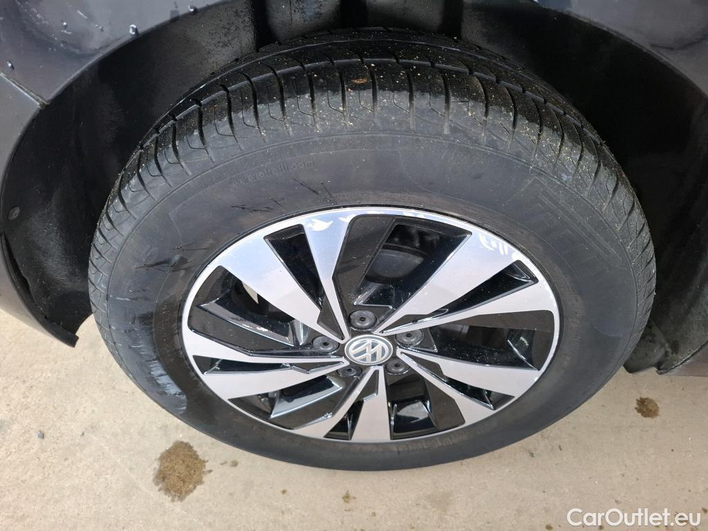  Volkswagen  Polo VOLKSWAGEN  / 2017 / 5P / Berline 1.0 TSI 95 DSG7 Lounge Business #47