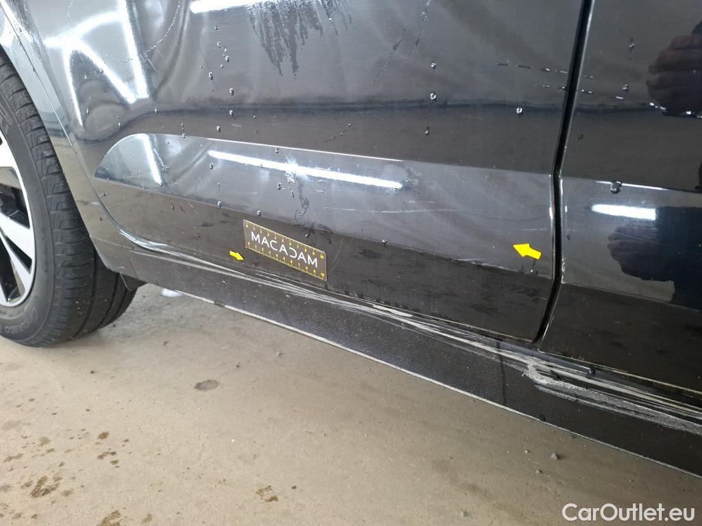  Volkswagen  Polo VOLKSWAGEN  / 2017 / 5P / Berline 1.0 TSI 95 DSG7 Lounge Business #40