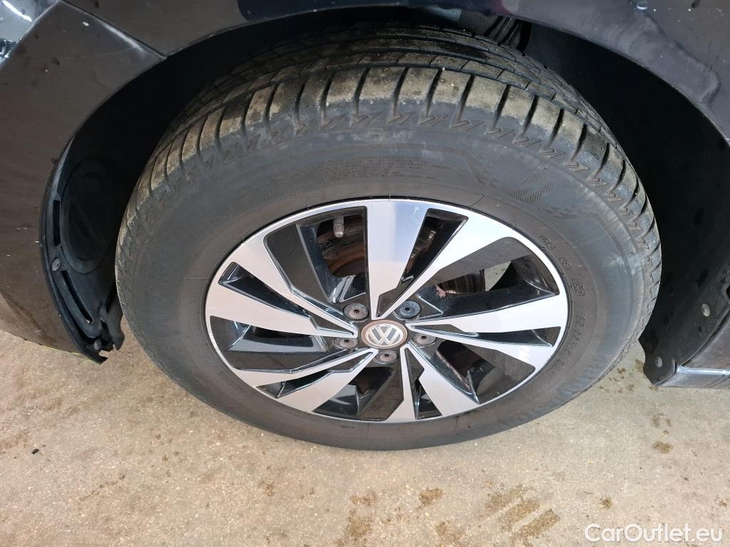  Volkswagen  Polo VOLKSWAGEN  / 2017 / 5P / Berline 1.0 TSI 95 DSG7 Lounge Business #80