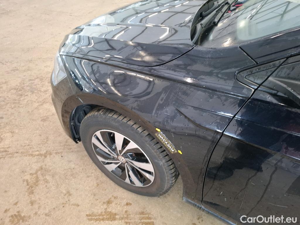  Volkswagen  Polo VOLKSWAGEN  / 2017 / 5P / Berline 1.0 TSI 95 DSG7 Lounge Business #33