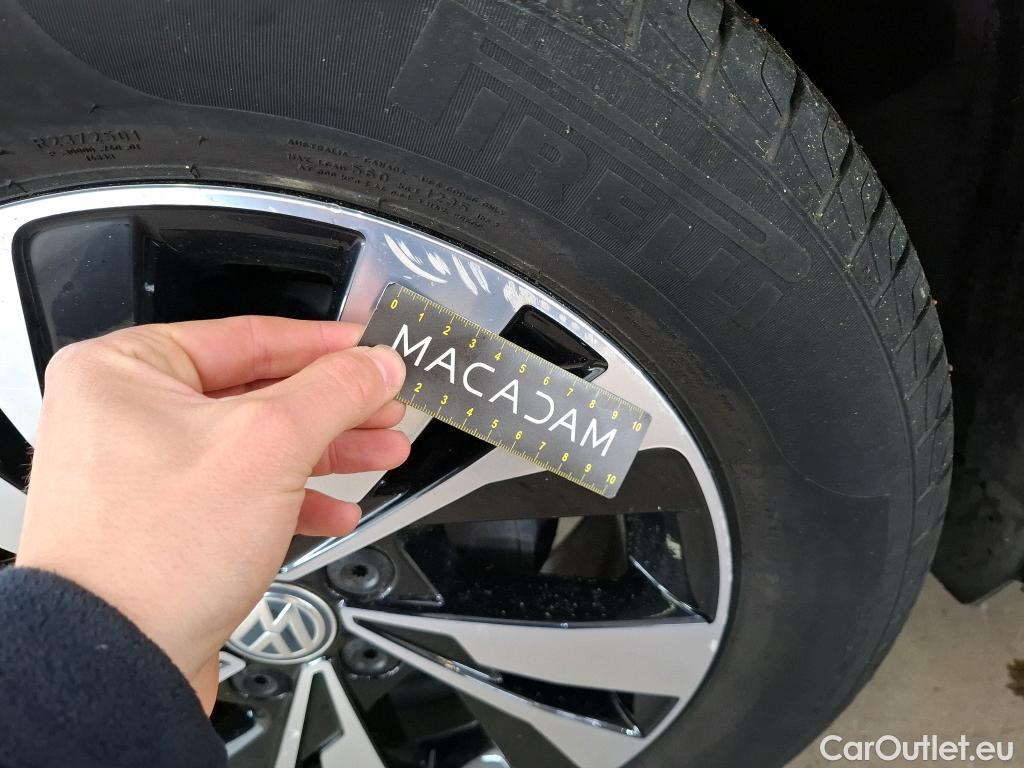  Volkswagen  Polo VOLKSWAGEN  / 2017 / 5P / Berline 1.0 TSI 95 DSG7 Lounge Business #51