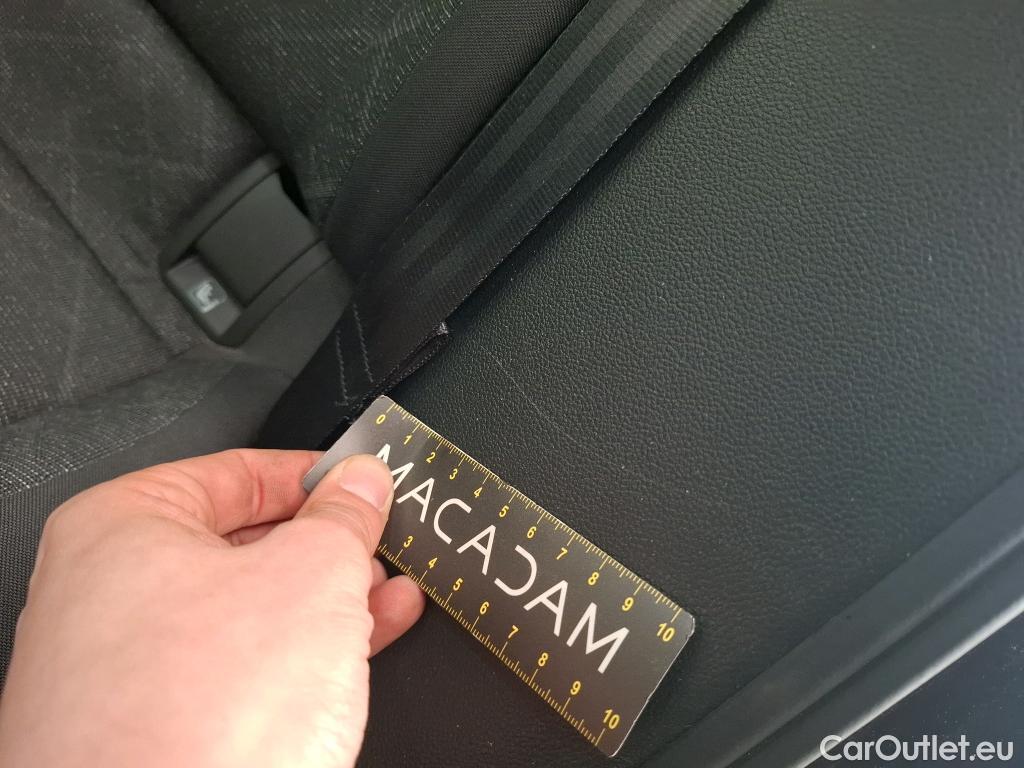  Volkswagen  Golf  VOLKSWAGEN / 2020 / 5P / Berline 2.0 TDI SCR 115 BVM6 Life Busi #13