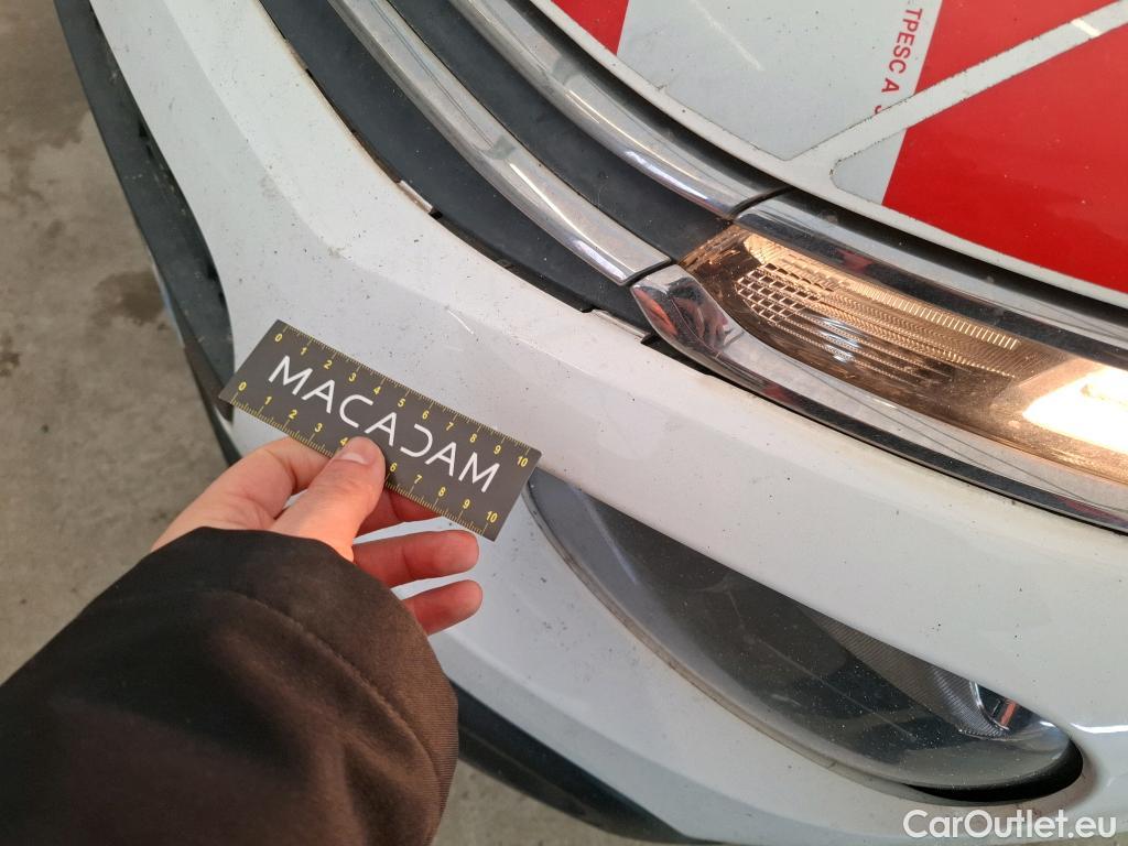  Citroen  C3  Société Feel Nav 1.2 PureTech 80CV BVM5 E6 #8