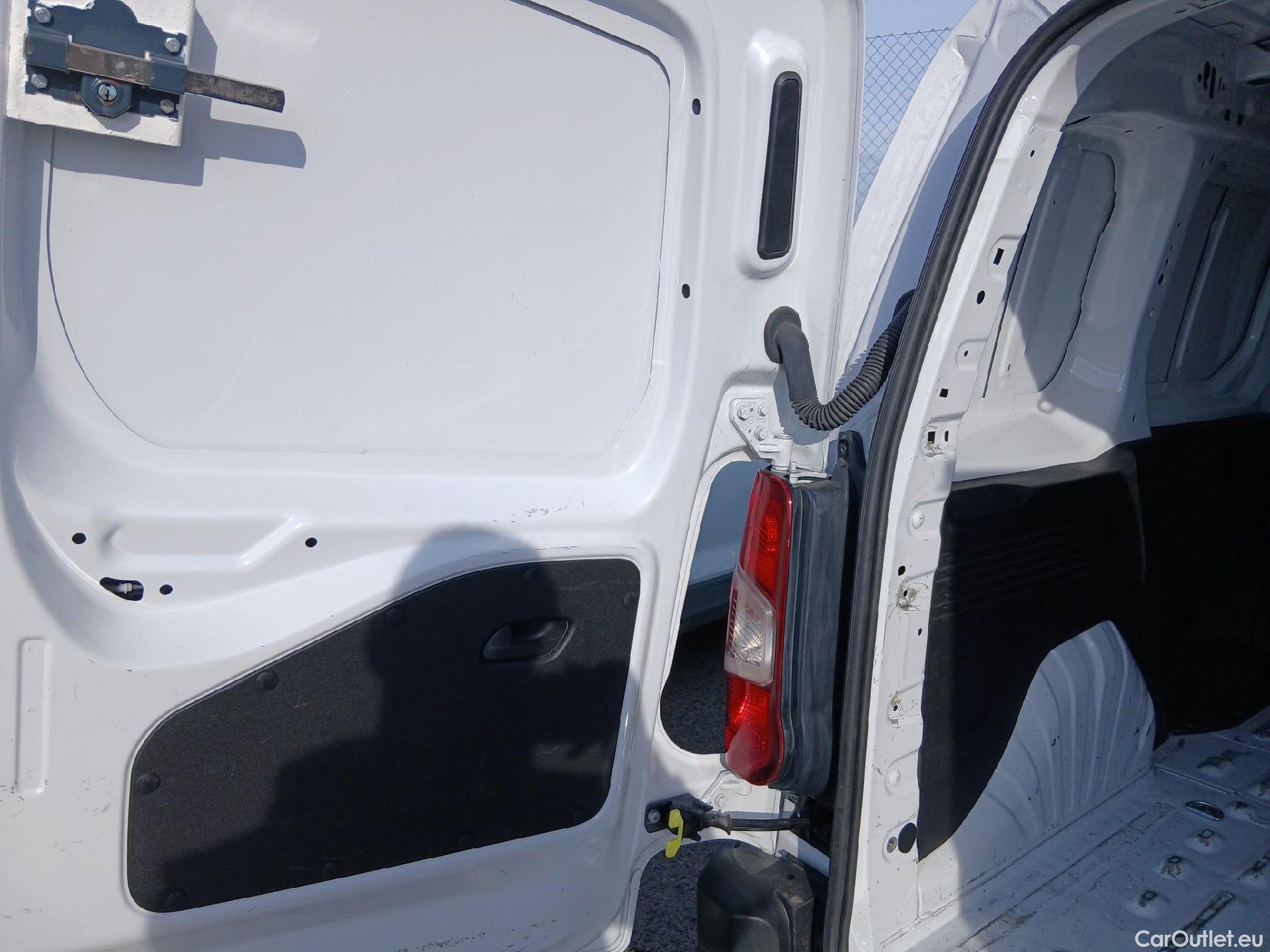  Citroen  Berlingo CITROEN  / 2018 / 4P / furgón derivado de turismo Talla M BlueHDi 100 #3