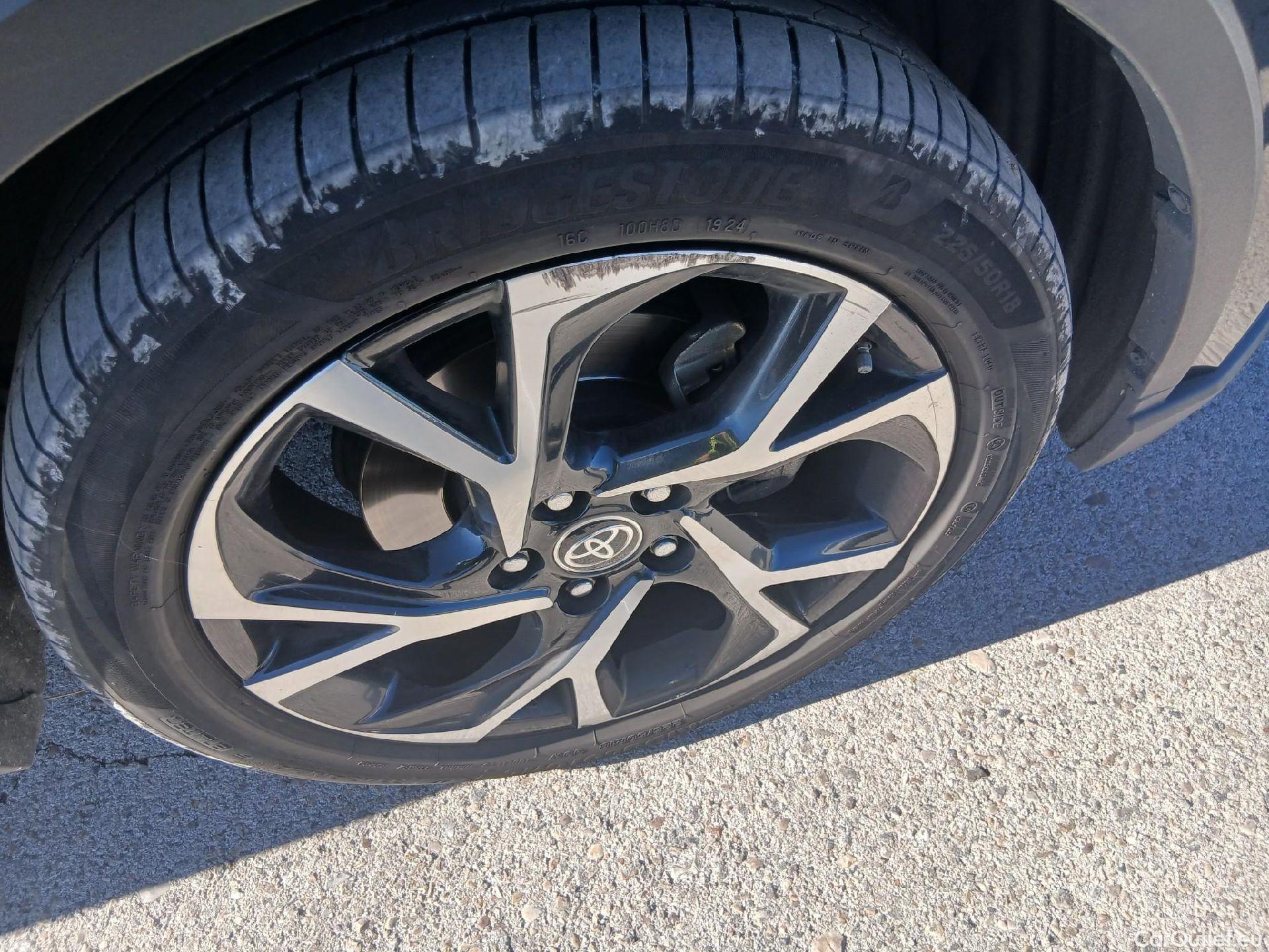  Toyota  C-HR TOYOTA  / 2019 / 5P / todoterreno 2.0 180H Advance #21