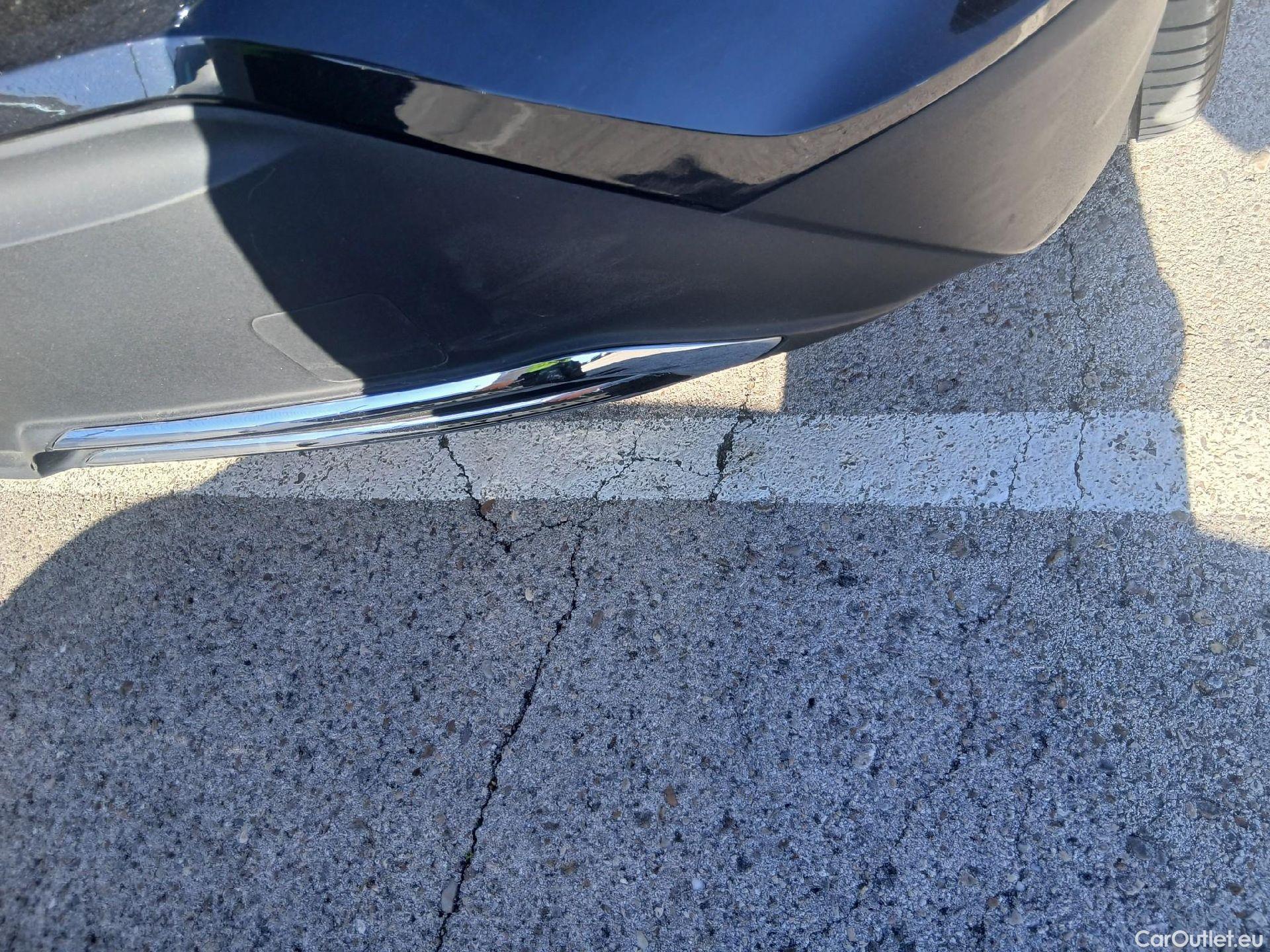  Toyota  C-HR TOYOTA  / 2019 / 5P / todoterreno 2.0 180H Advance #17