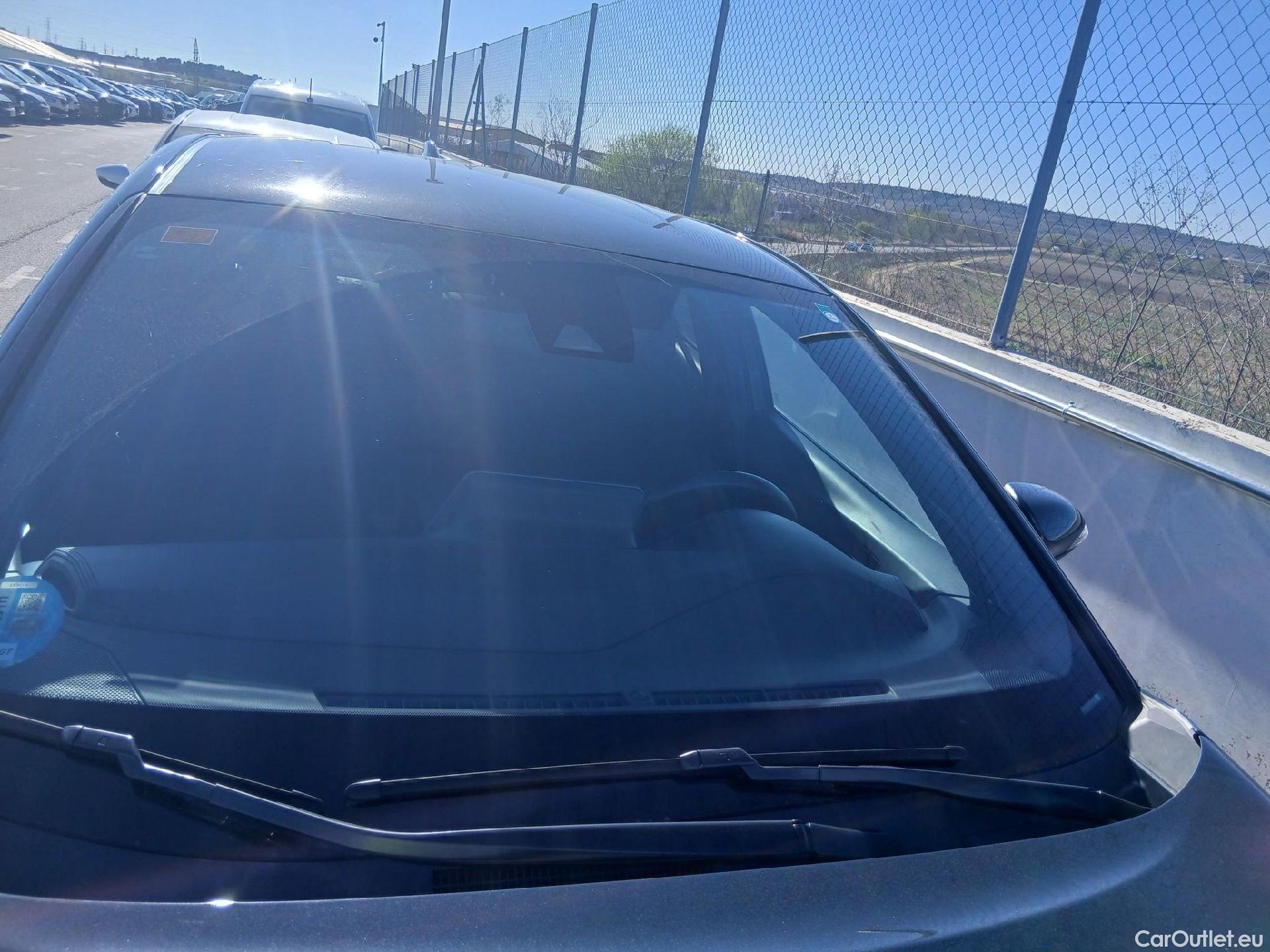  Toyota  C-HR TOYOTA  / 2019 / 5P / todoterreno 2.0 180H Advance #6