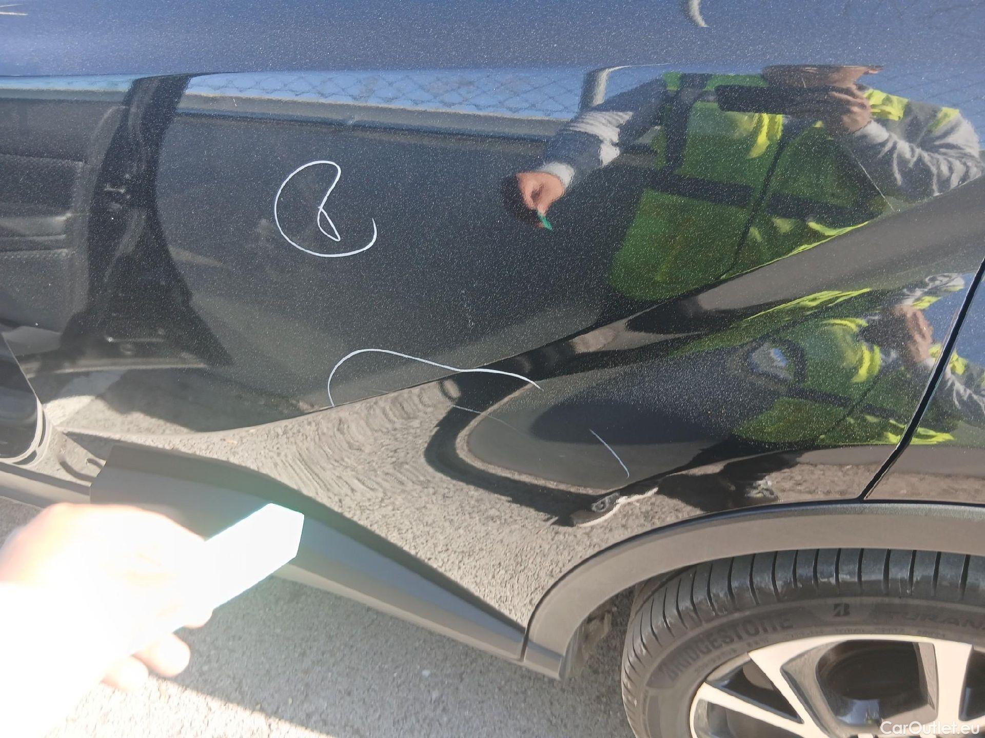  Toyota  C-HR TOYOTA  / 2019 / 5P / todoterreno 2.0 180H Advance #23