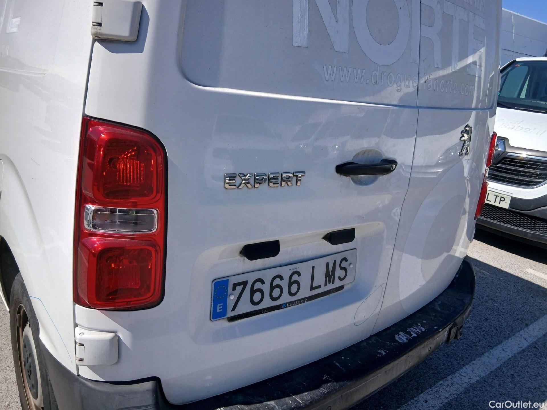  Peugeot  Expert PEUGEOT  / 2016 / 4P / furgón Furgón Pro 2.0 BlueHDi 120 S&S Standard #26