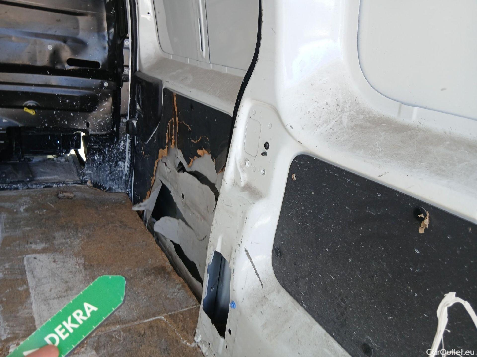  Peugeot  Expert PEUGEOT  / 2016 / 4P / furgón Furgón Pro 2.0 BlueHDi 120 S&S Standard #11