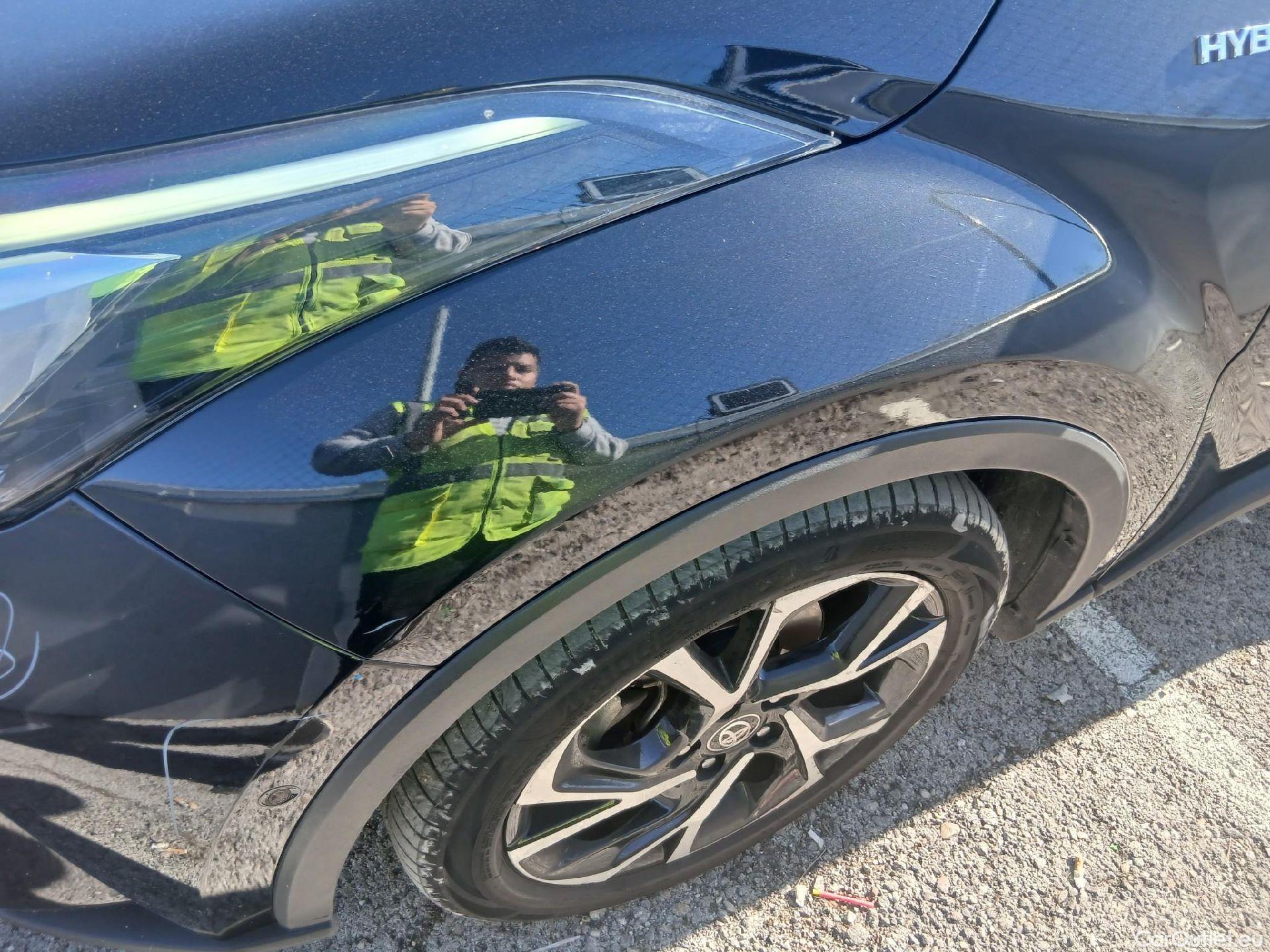  Toyota  C-HR TOYOTA  / 2019 / 5P / todoterreno 2.0 180H Advance #9