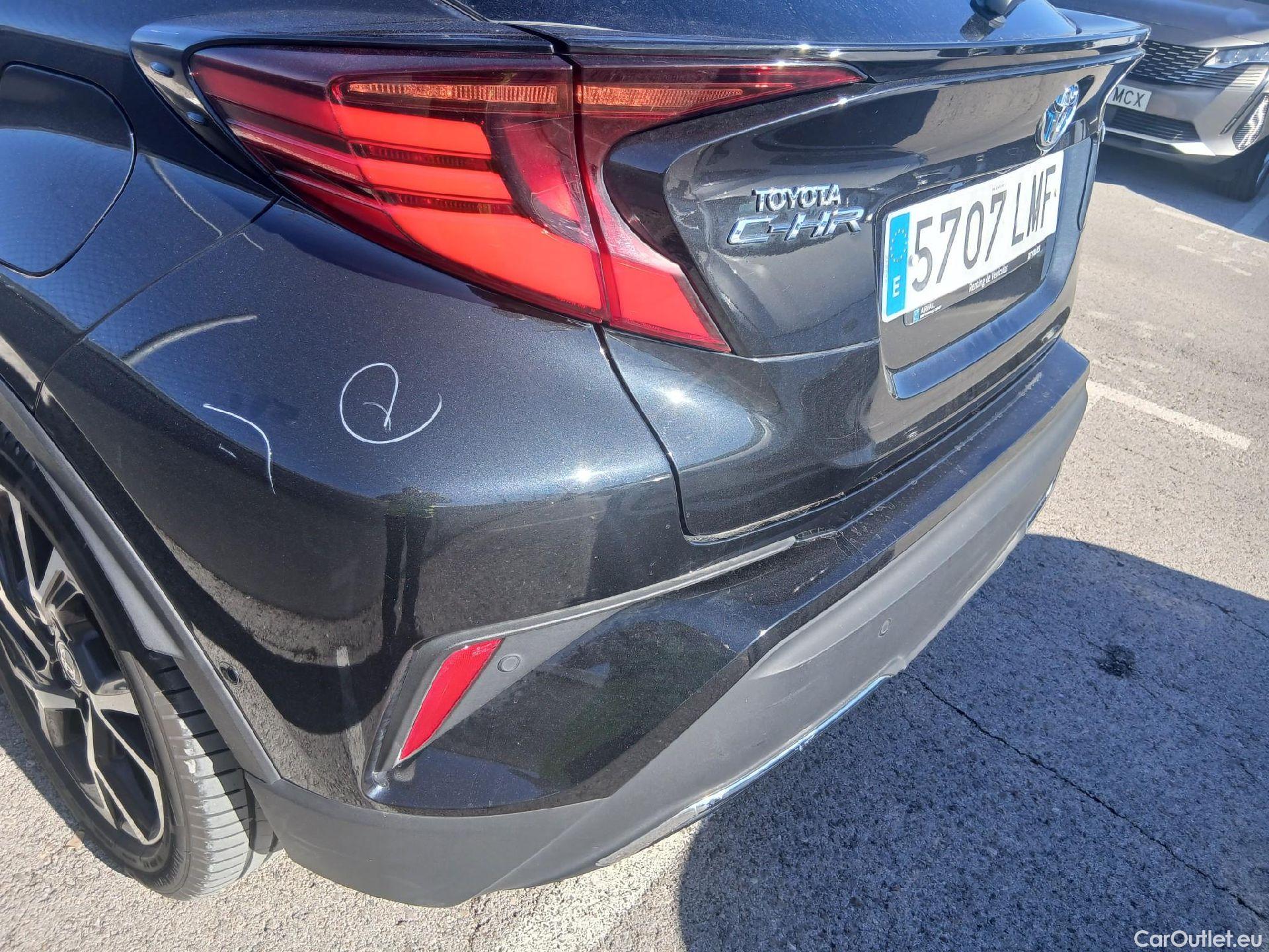  Toyota  C-HR TOYOTA  / 2019 / 5P / todoterreno 2.0 180H Advance #13