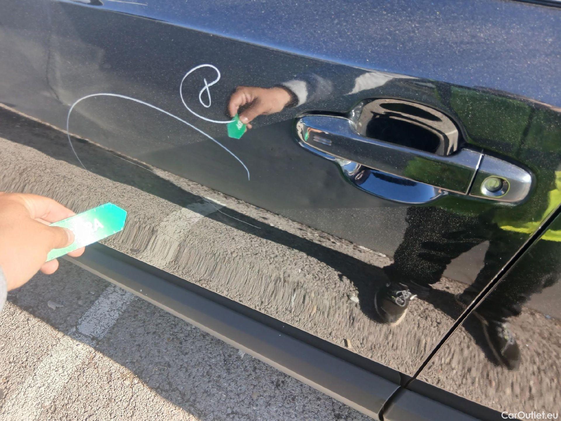  Toyota  C-HR TOYOTA  / 2019 / 5P / todoterreno 2.0 180H Advance #11