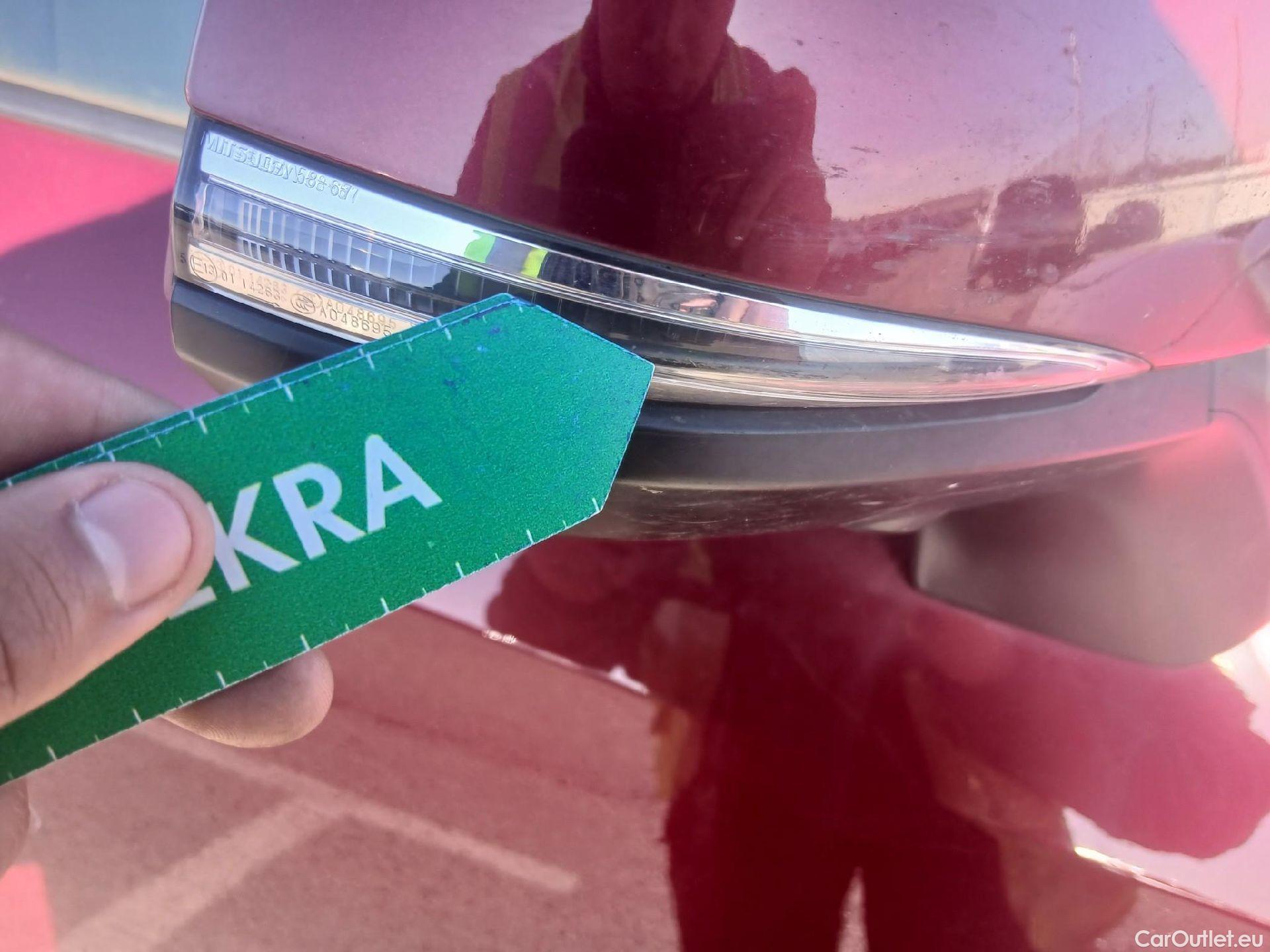  Toyota  RAV4 TOYOTA  / 2018 / 5P / todoterreno 2.5l 220H Luxury 4WD #30