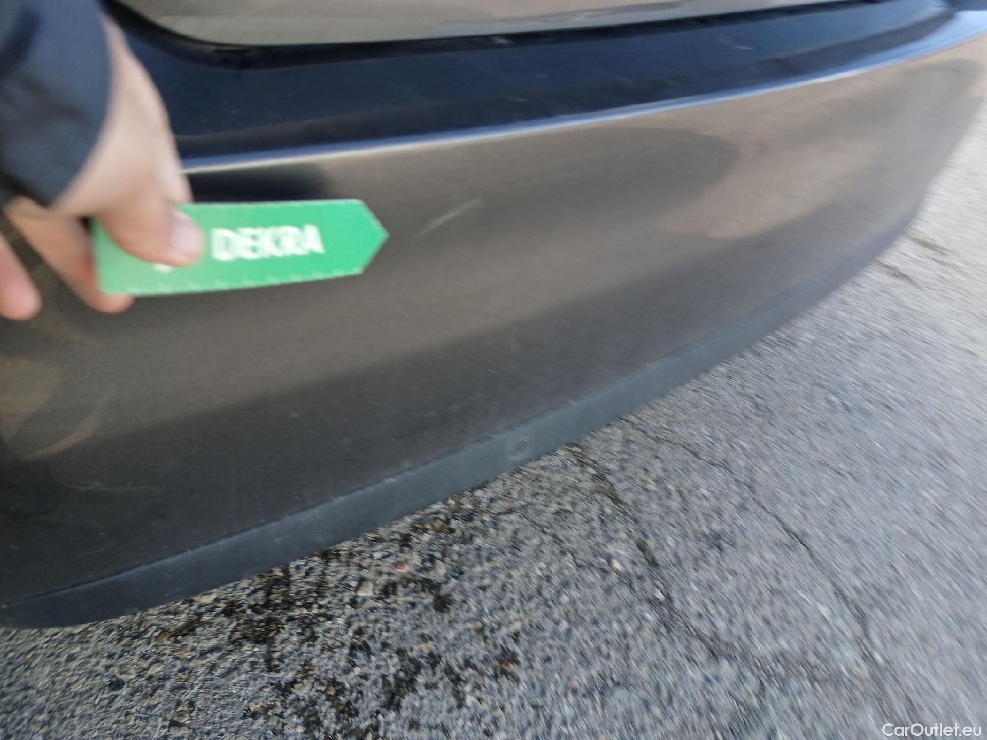  Peugeot  308 PEUGEOT  / 2017 / 5P / berlina con portón 5p Active Pack PureTech 110 S&S #26