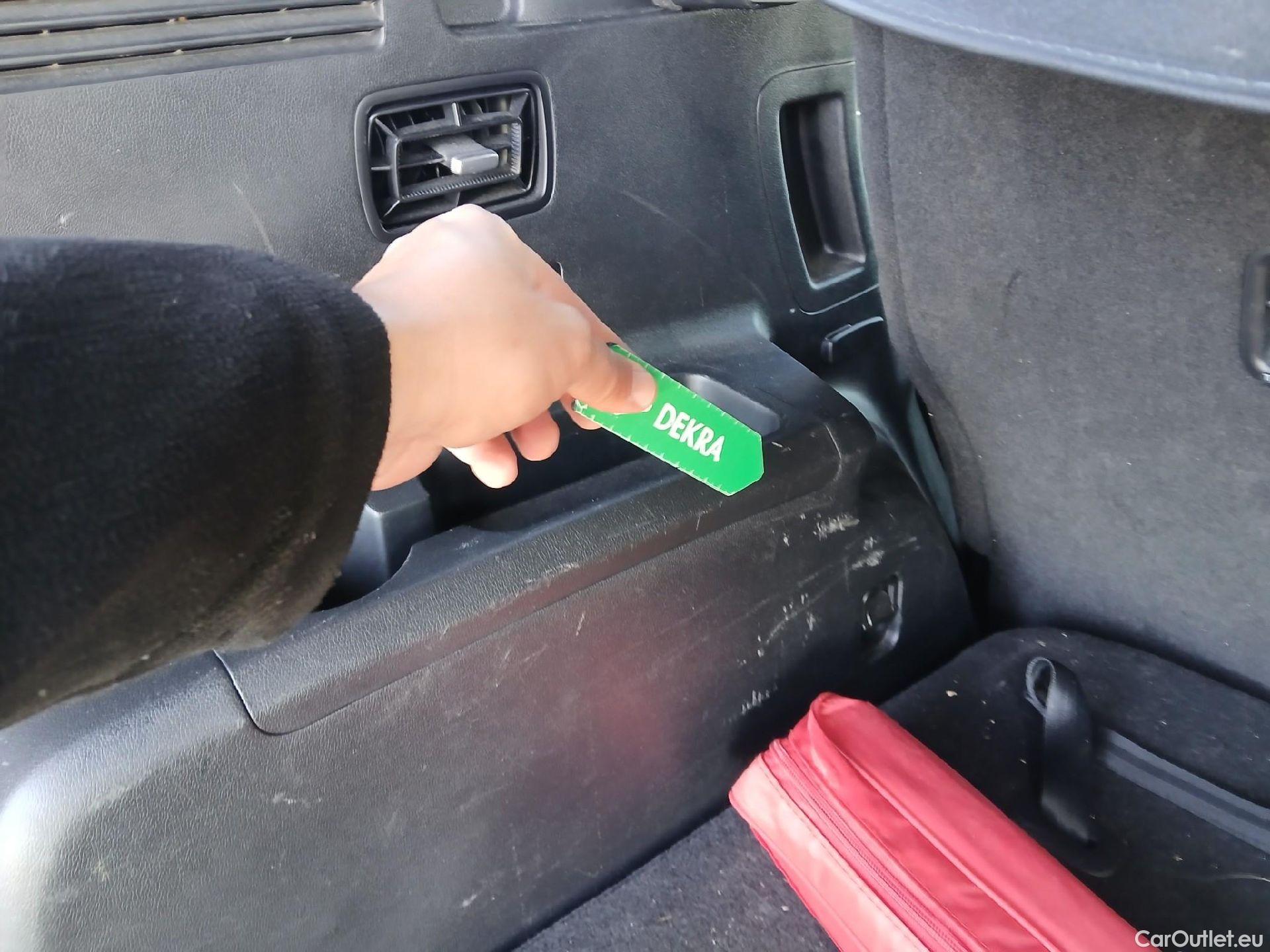  KIA  Sorento KIA  / 2020 / 5P / todoterreno 1.6 T-GDi HEV Emotion 4x4 7pl (P.Luxury) #3