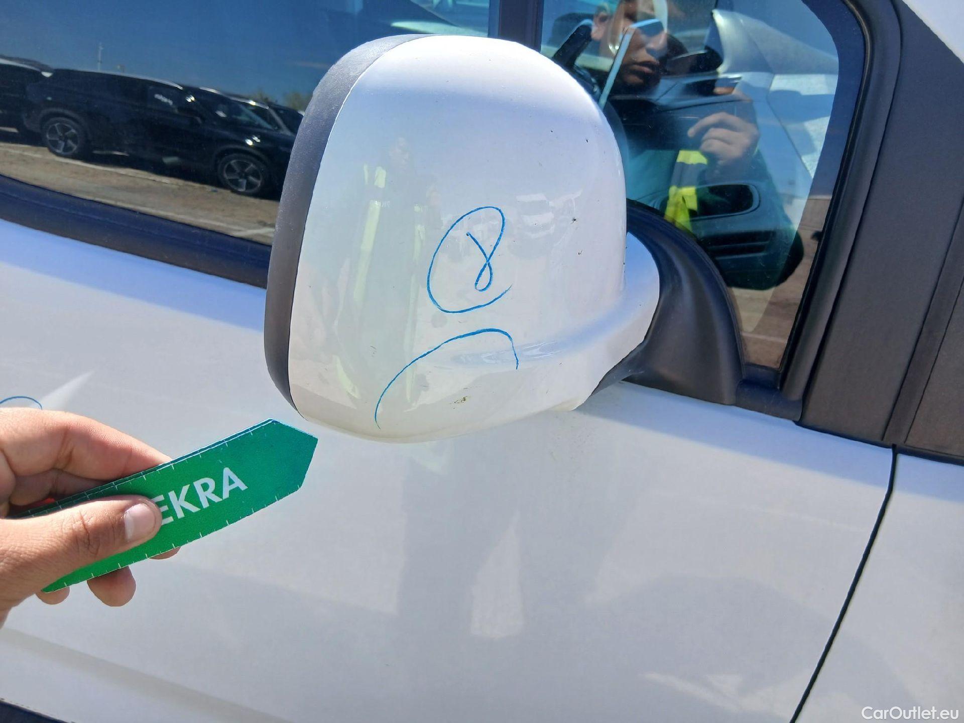  Peugeot  RIFTER PEUGEOT  / 2018 / 5P / monovolumen compacto Allure Standard BlueHDi 96kW #20