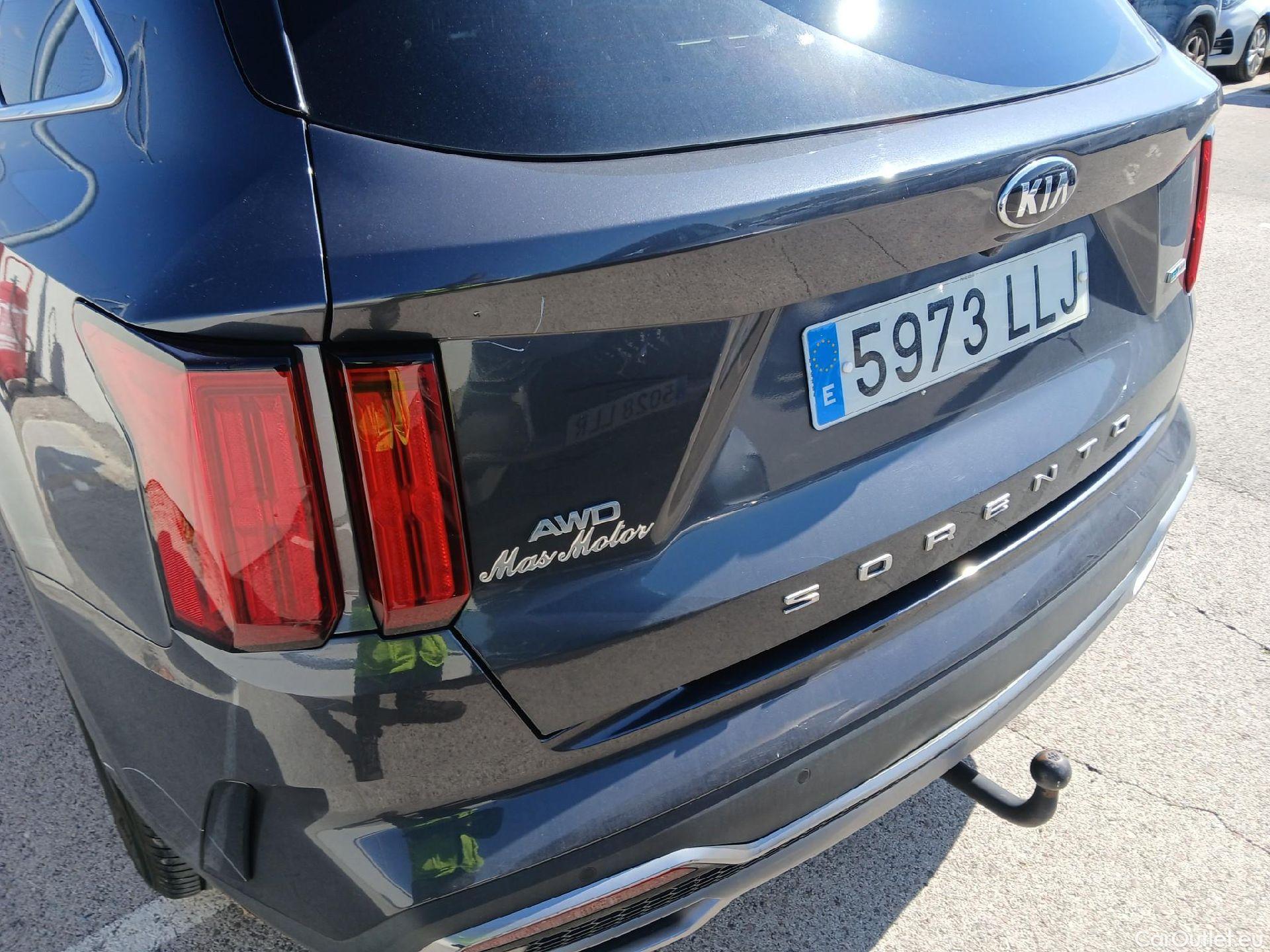  KIA  Sorento KIA  / 2020 / 5P / todoterreno 1.6 T-GDi HEV Emotion 4x4 7pl (P.Luxury) #26