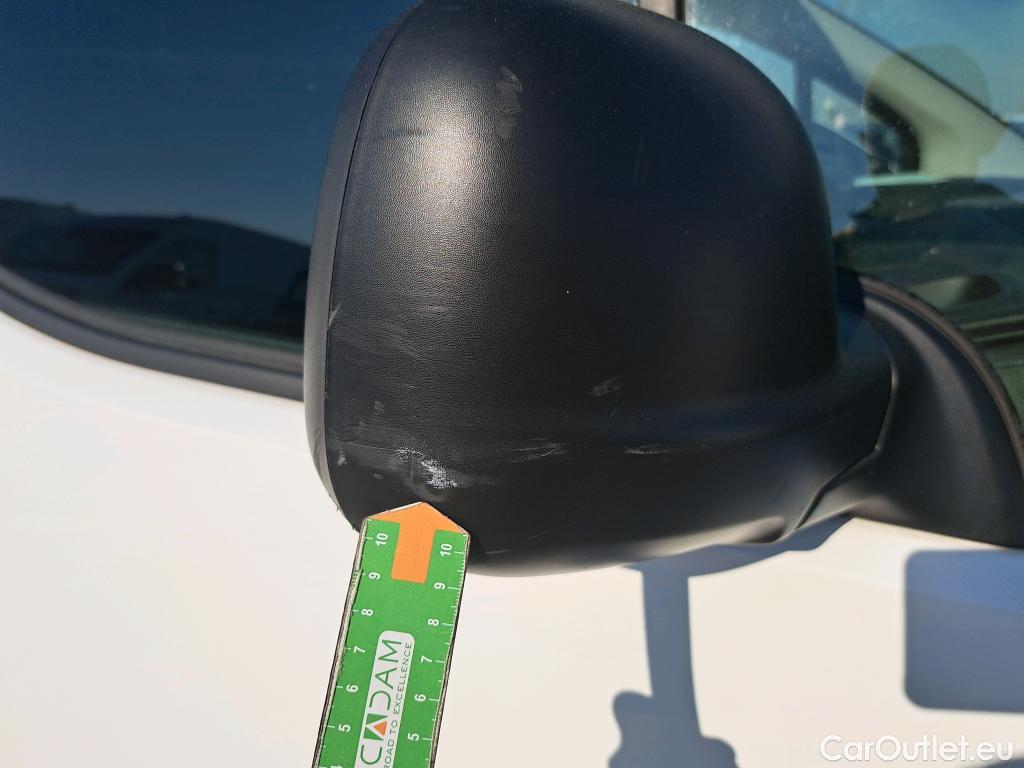  Opel  Combo OPEL  / 2018 / 3P / furgón derivado de turismo 1.5 TD 75kW (100CV) Express L H1 650kg (AC) #44