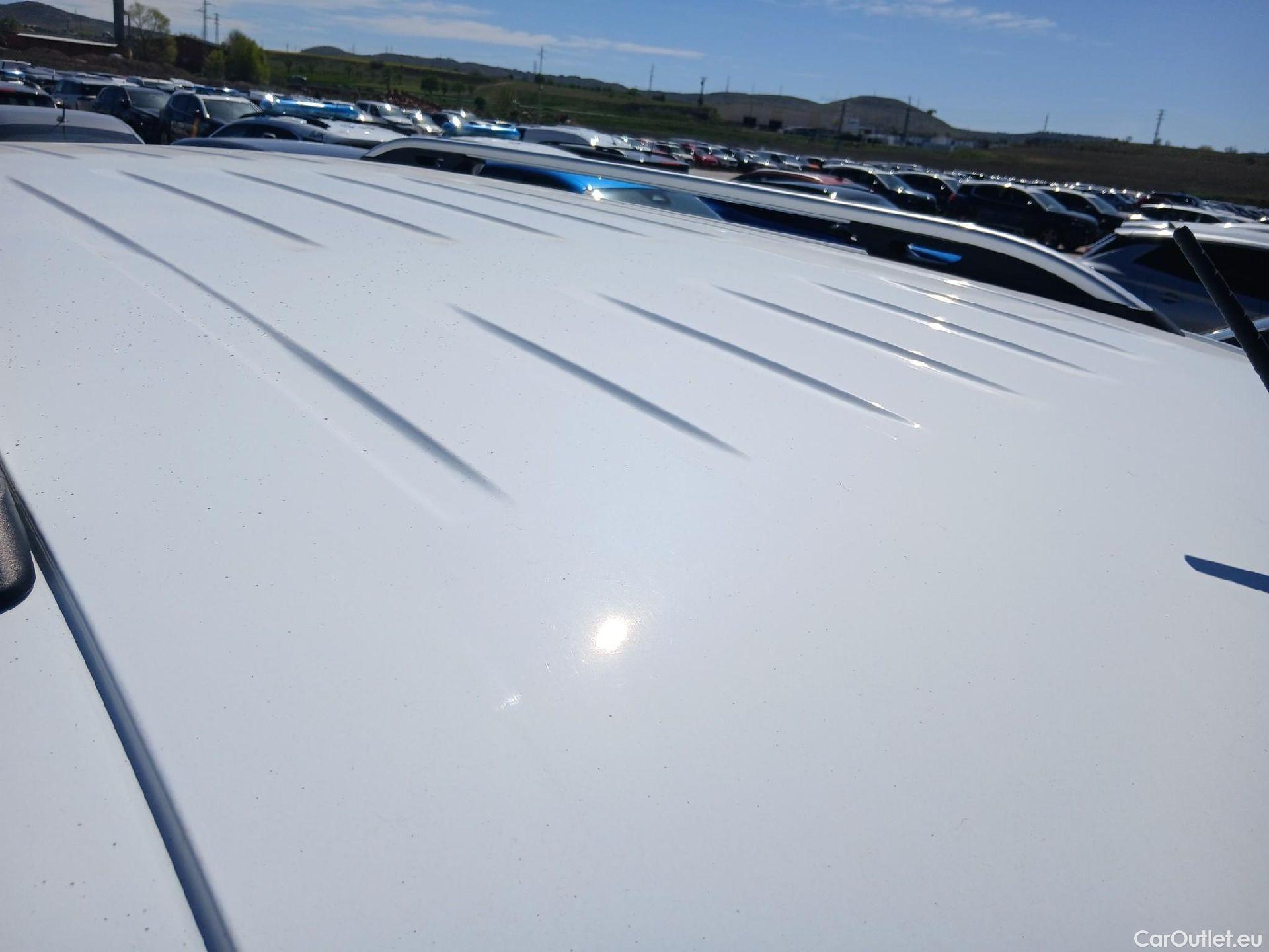  Peugeot  RIFTER PEUGEOT  / 2018 / 5P / monovolumen compacto Allure Standard BlueHDi 96kW #21