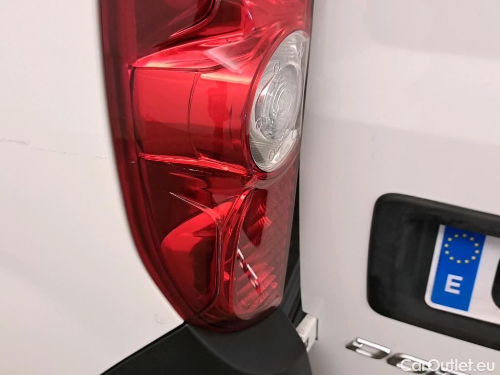  Fiat  Doblo FIAT Doblò Cargo/2015/4P/furgón derivado de turismo Cargo SX 1.3 Mjet 70 kW (95 CV) #28