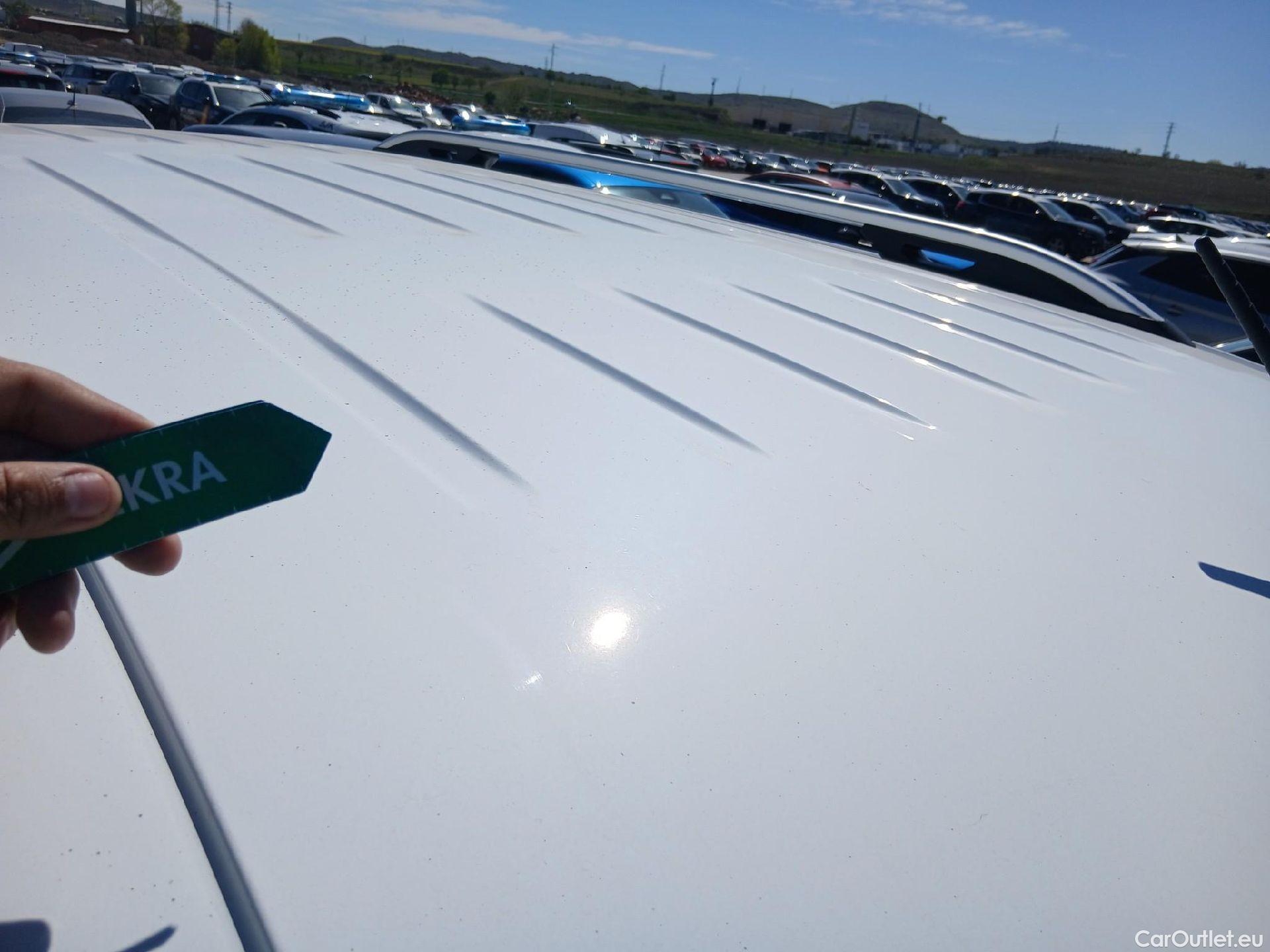  Peugeot  RIFTER PEUGEOT  / 2018 / 5P / monovolumen compacto Allure Standard BlueHDi 96kW #22