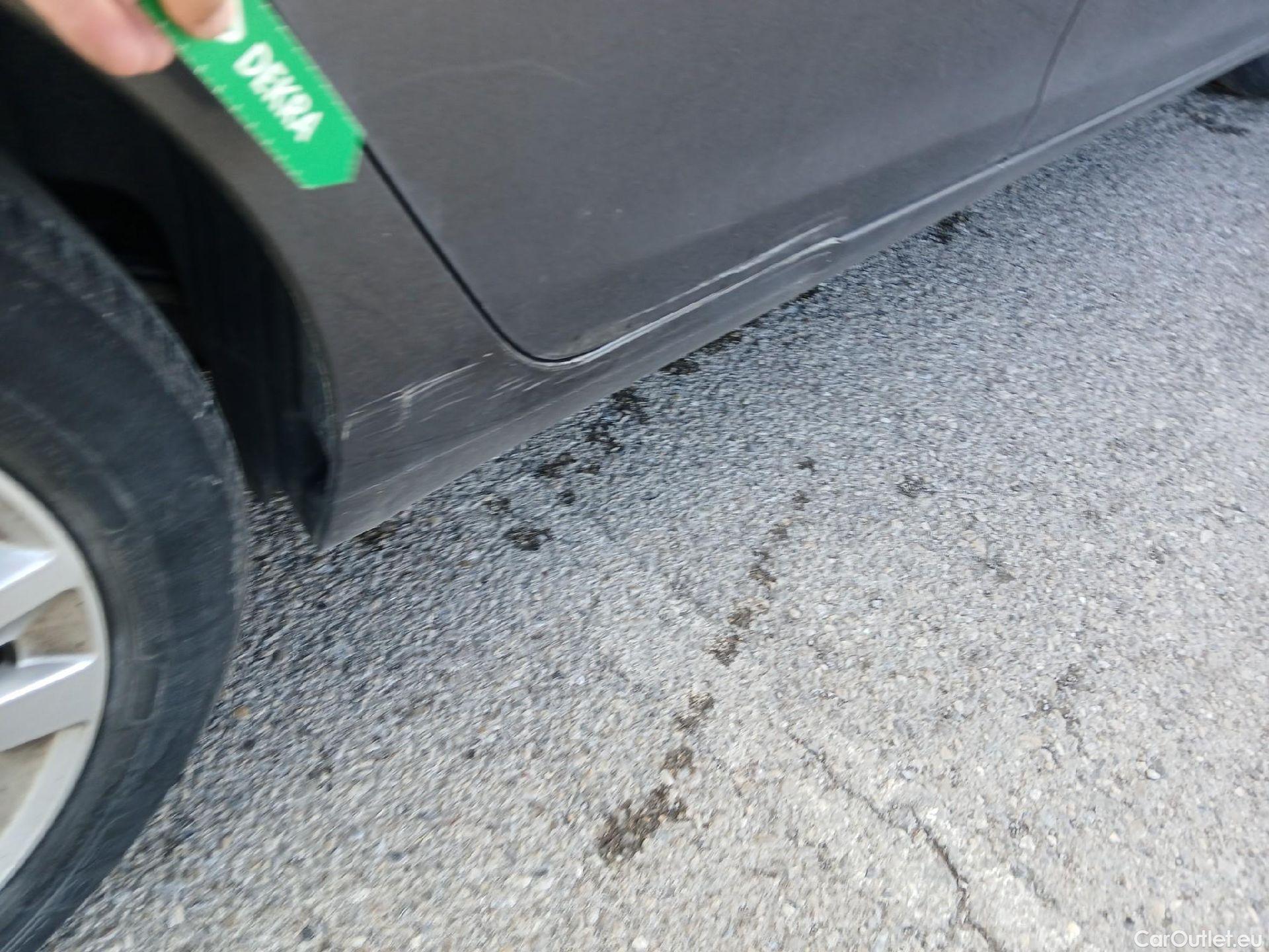  Peugeot  308 PEUGEOT  / 2017 / 5P / berlina con portón 5p Active Pack PureTech 110 S&S #29