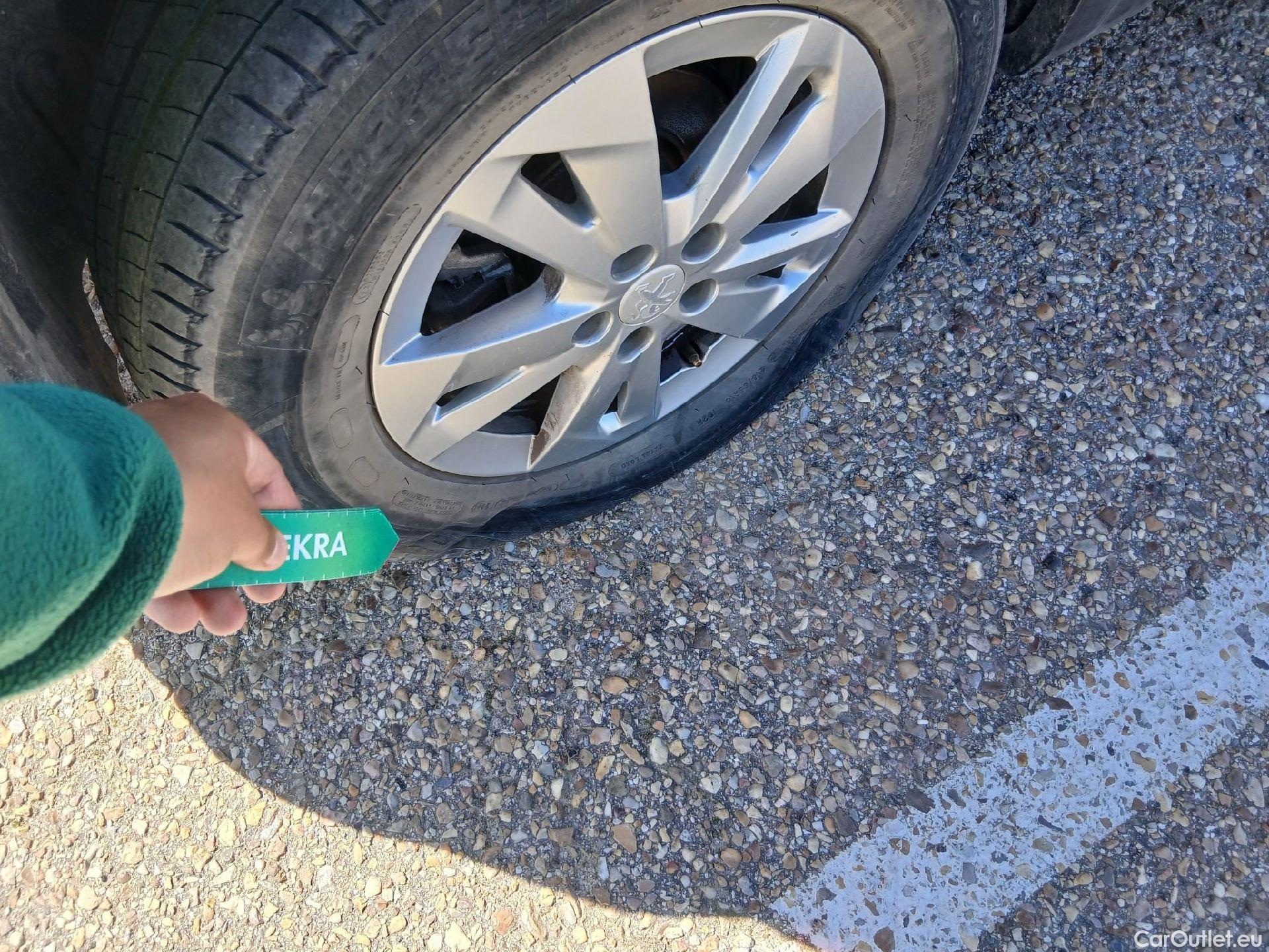  Peugeot  RIFTER PEUGEOT  / 2018 / 5P / monovolumen compacto Allure Standard BlueHDi 96kW #1