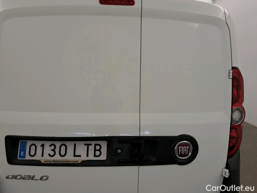 Fiat  Doblo FIAT Doblò Cargo/2015/4P/furgón derivado de turismo Cargo SX 1.3 Mjet 70 kW (95 CV) #16