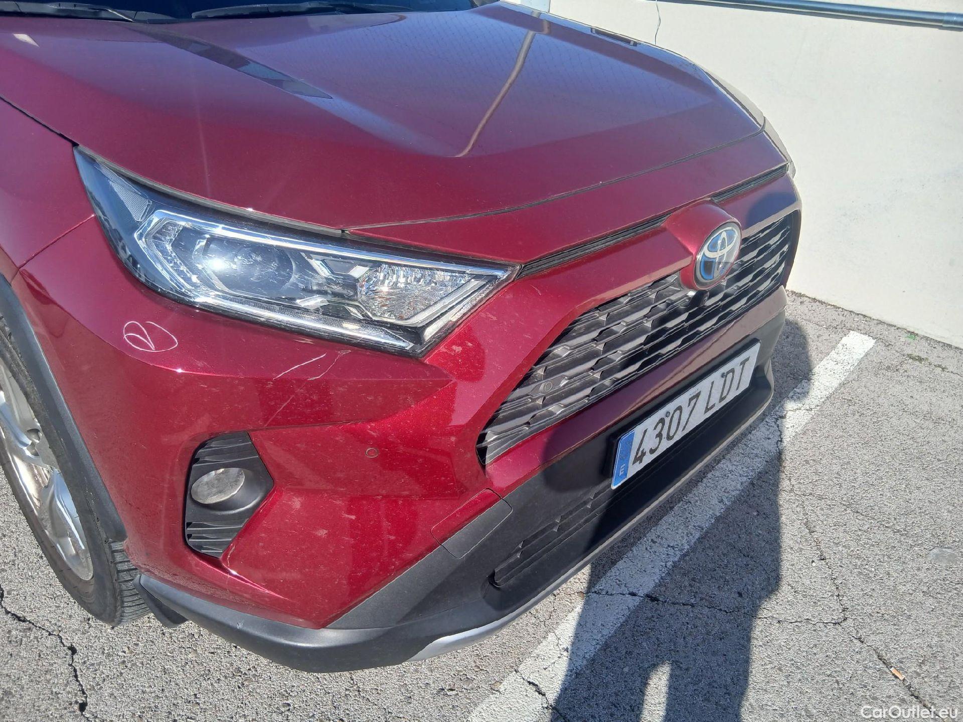  Toyota  RAV4 TOYOTA  / 2018 / 5P / todoterreno 2.5l 220H Luxury 4WD #6