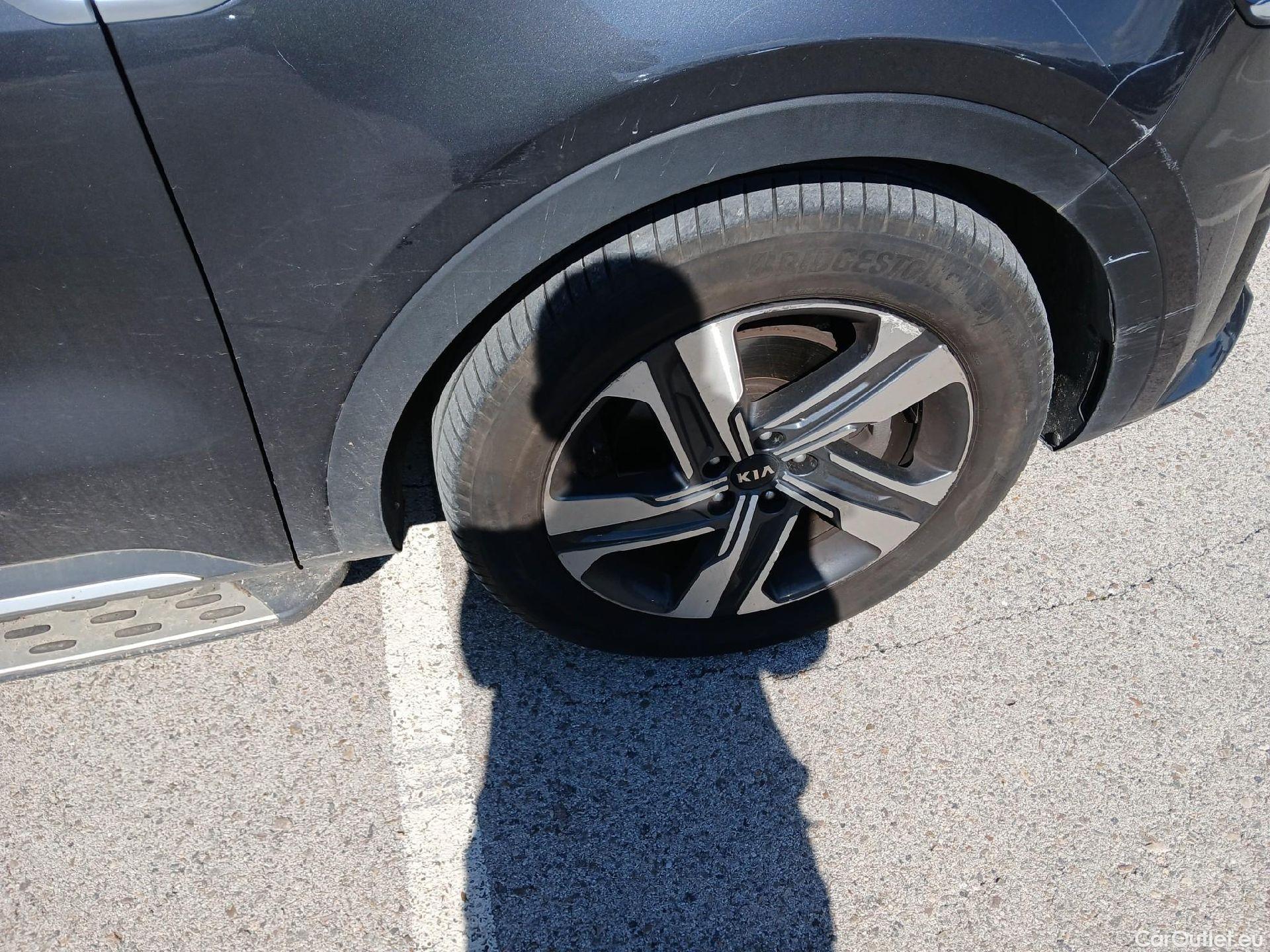  KIA  Sorento KIA  / 2020 / 5P / todoterreno 1.6 T-GDi HEV Emotion 4x4 7pl (P.Luxury) #37