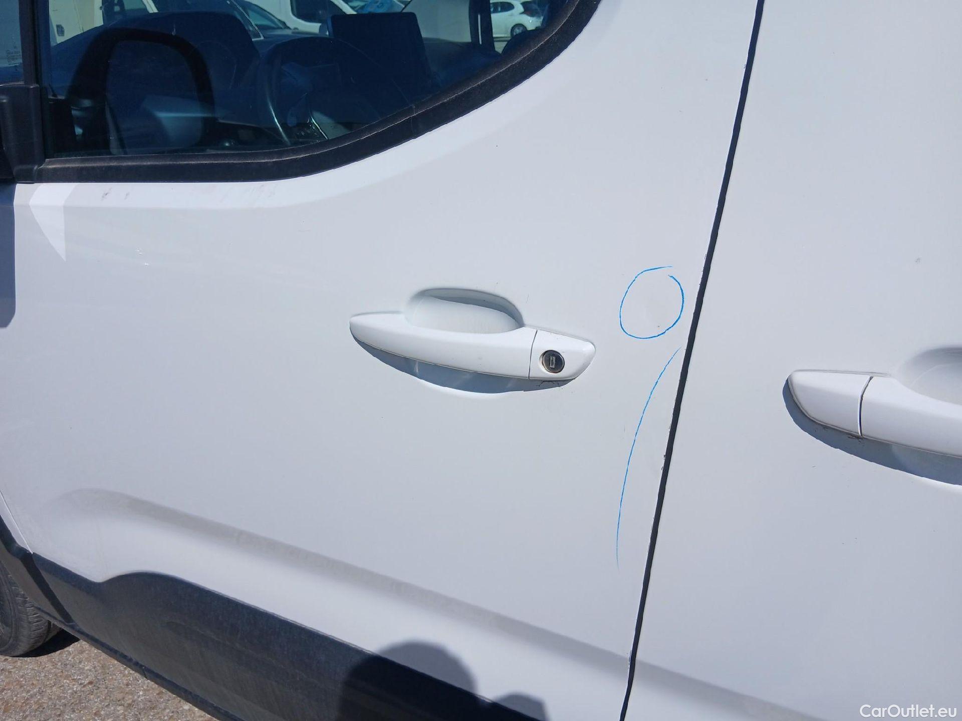  Peugeot  RIFTER PEUGEOT  / 2018 / 5P / monovolumen compacto Allure Standard BlueHDi 96kW #11