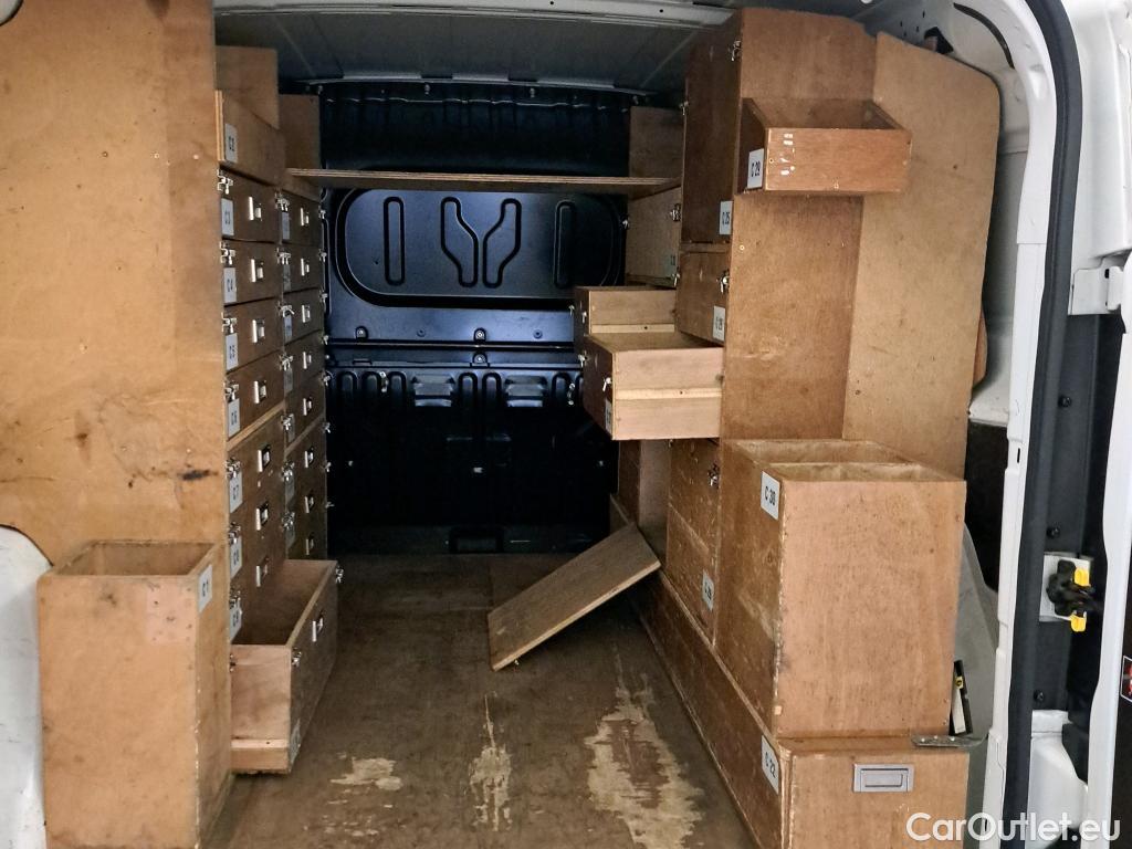  Fiat  Doblo FIAT Doblò Cargo/2015/4P/furgón derivado de turismo Cargo SX 1.3 Mjet 70 kW (95 CV) #40