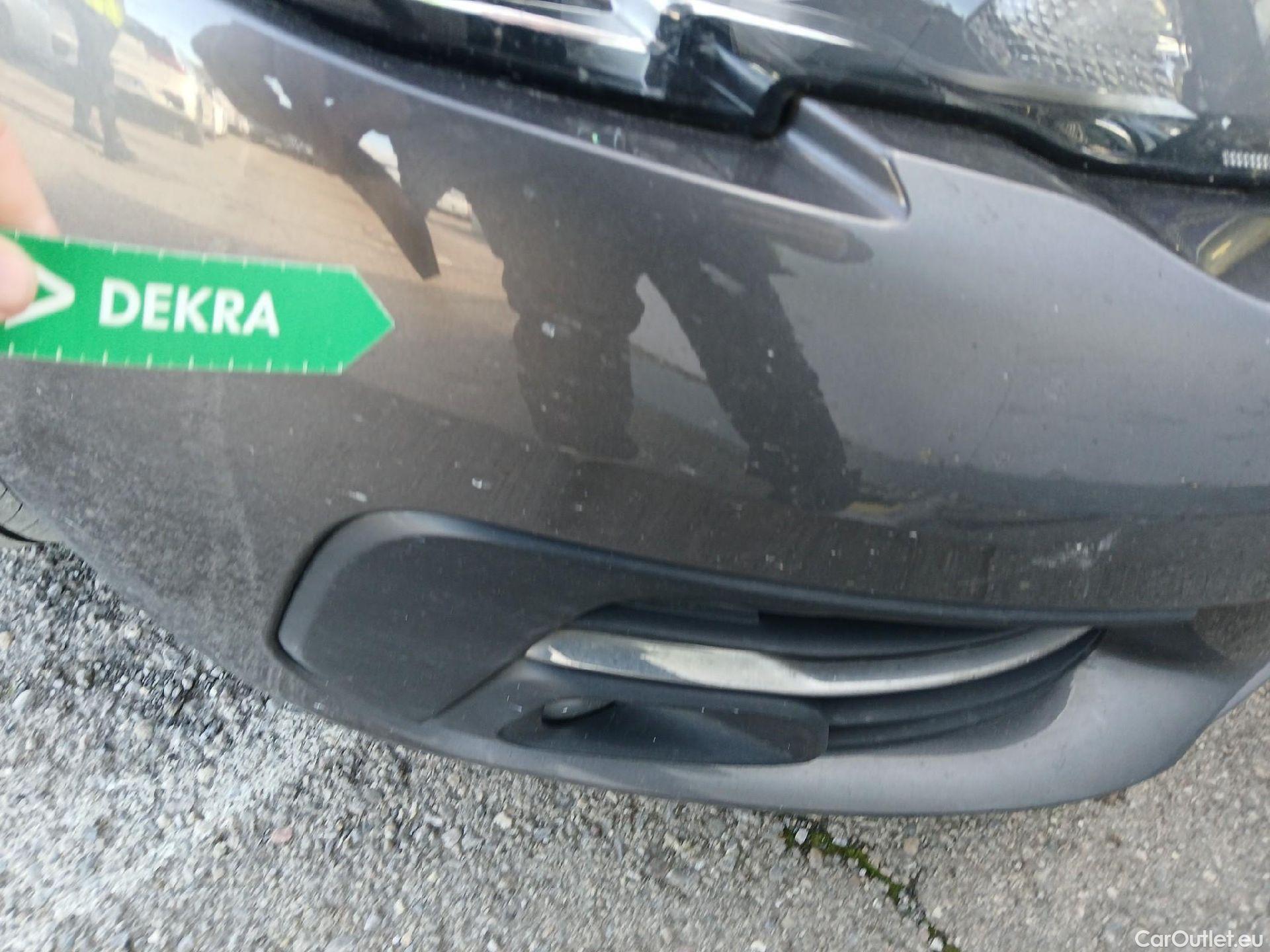  Peugeot  308 PEUGEOT  / 2017 / 5P / berlina con portón 5p Active Pack PureTech 110 S&S #15