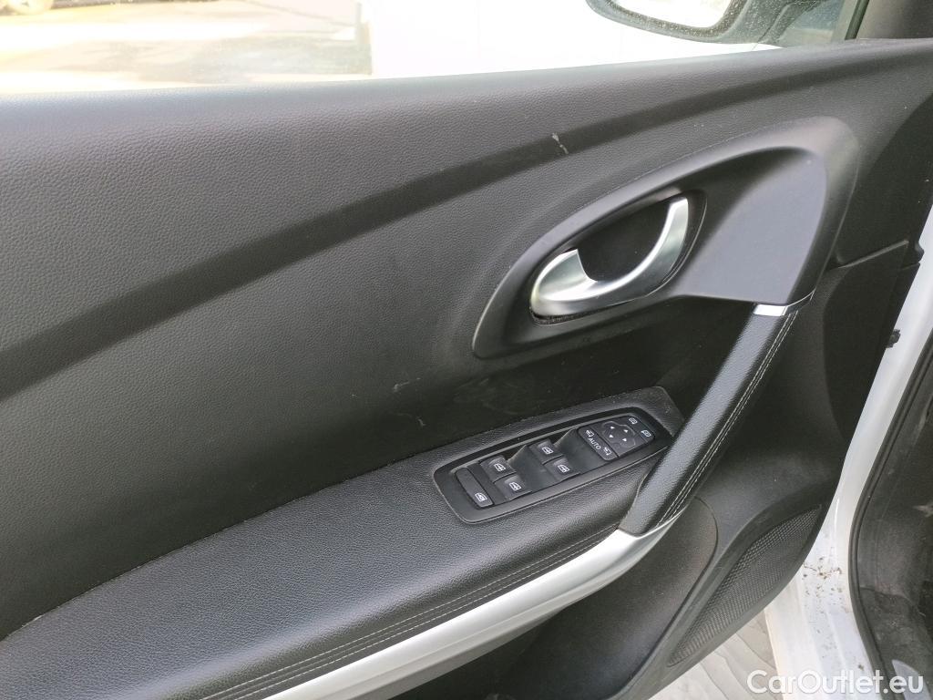  Renault  Kadjar RENAULT  / 2019 / 5P / crossover Zen GPF TCe 103kW (140CV) EDC #11