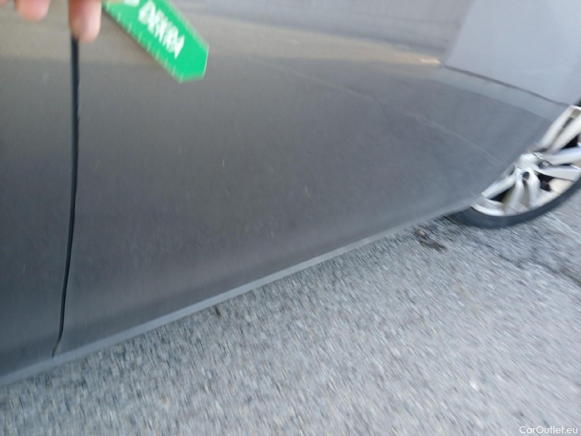  Peugeot  308 PEUGEOT  / 2017 / 5P / berlina con portón 5p Active Pack PureTech 110 S&S #36