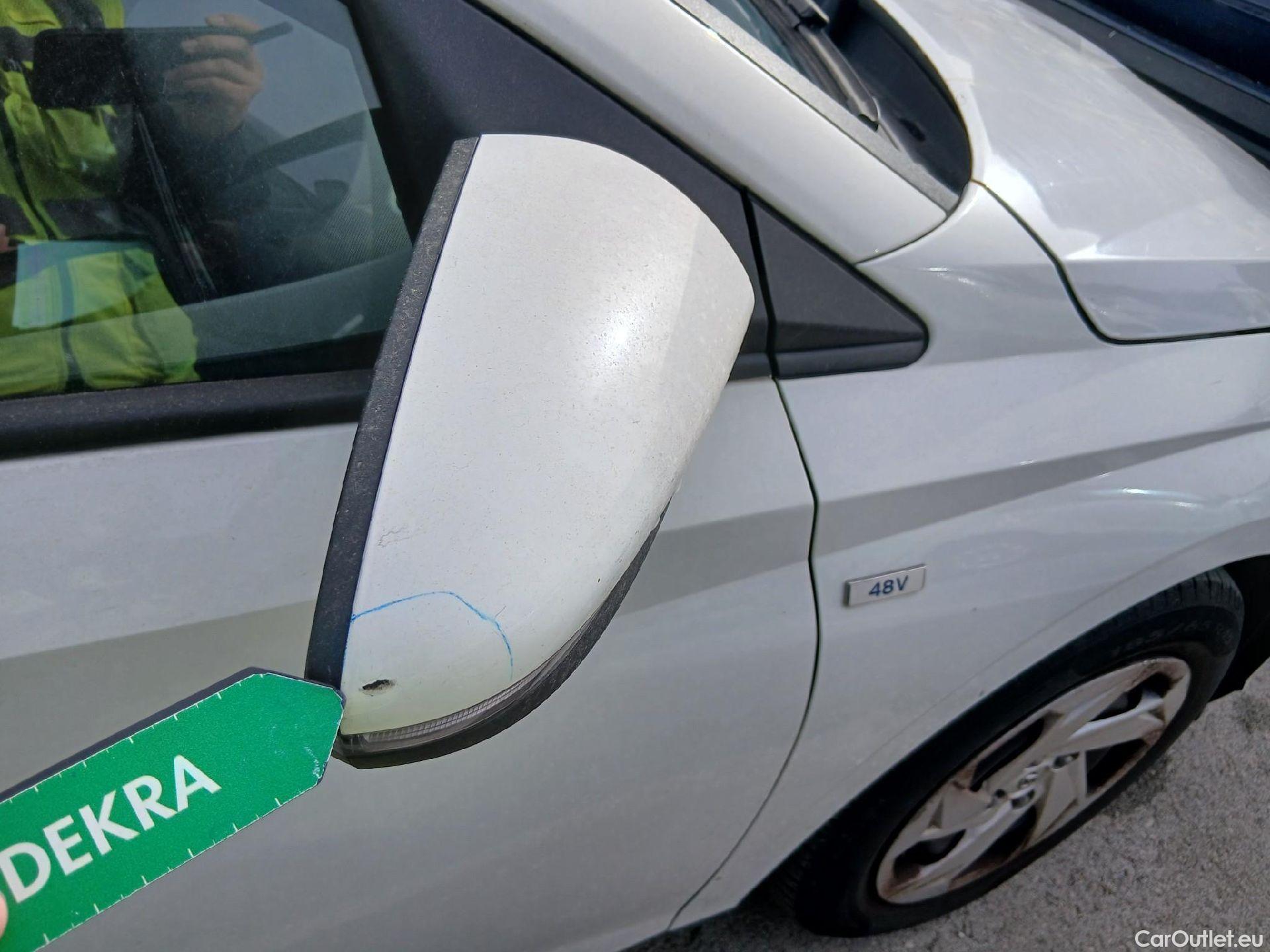  Hyundai  i20 HYUNDAI  / 2020 / 5P / berlina con portón 1.0 TGDI 74kW (100CV) 48V Essence #39