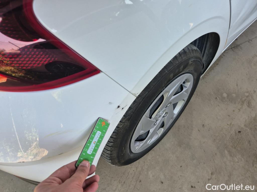  Hyundai  i20 HYUNDAI  / 2020 / 5P / berlina con portón 1.0 TGDI 74kW (100CV) 48V Essence #26