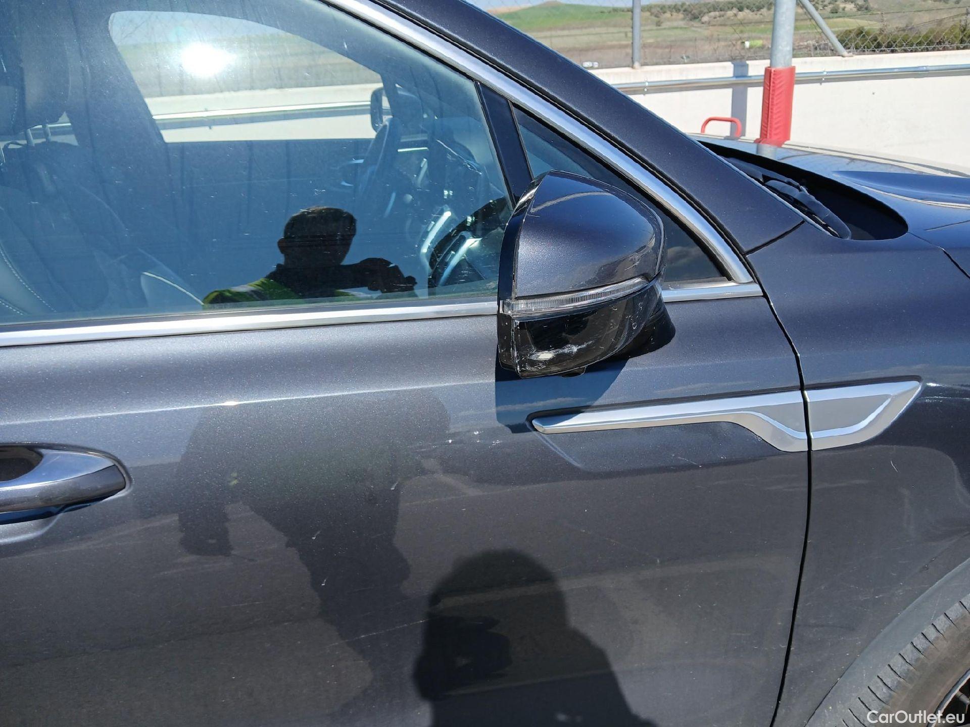  KIA  Sorento KIA  / 2020 / 5P / todoterreno 1.6 T-GDi HEV Emotion 4x4 7pl (P.Luxury) #33