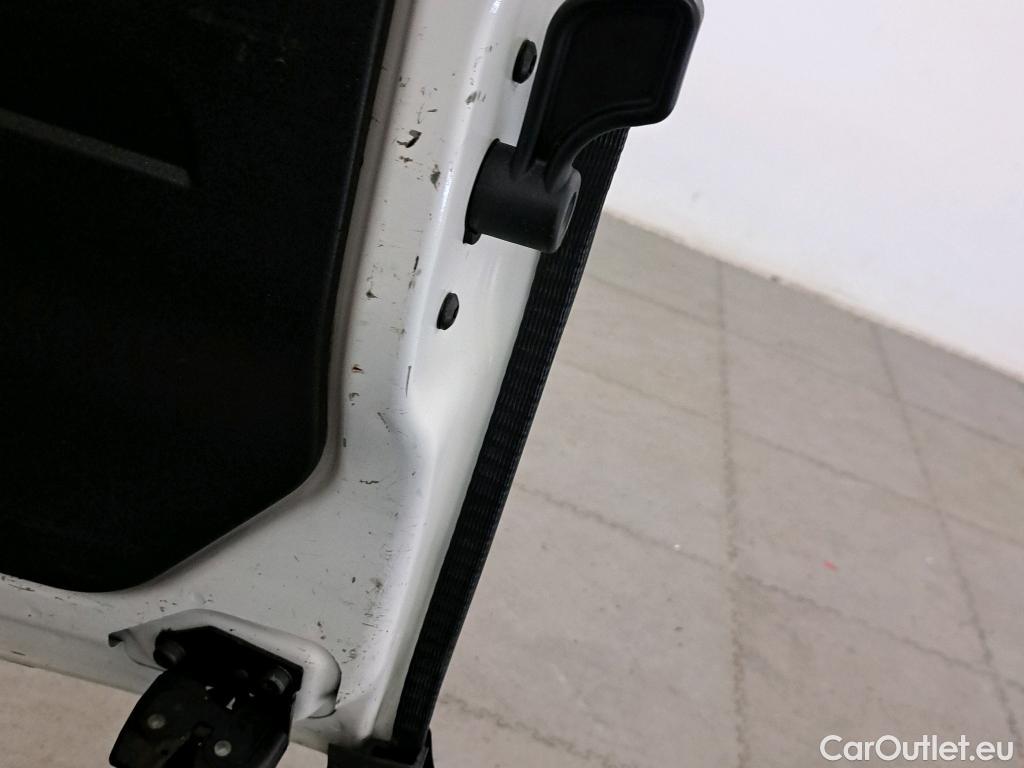  Fiat  Doblo FIAT Doblò Cargo/2015/4P/furgón derivado de turismo Cargo SX 1.3 Mjet 70 kW (95 CV) #39