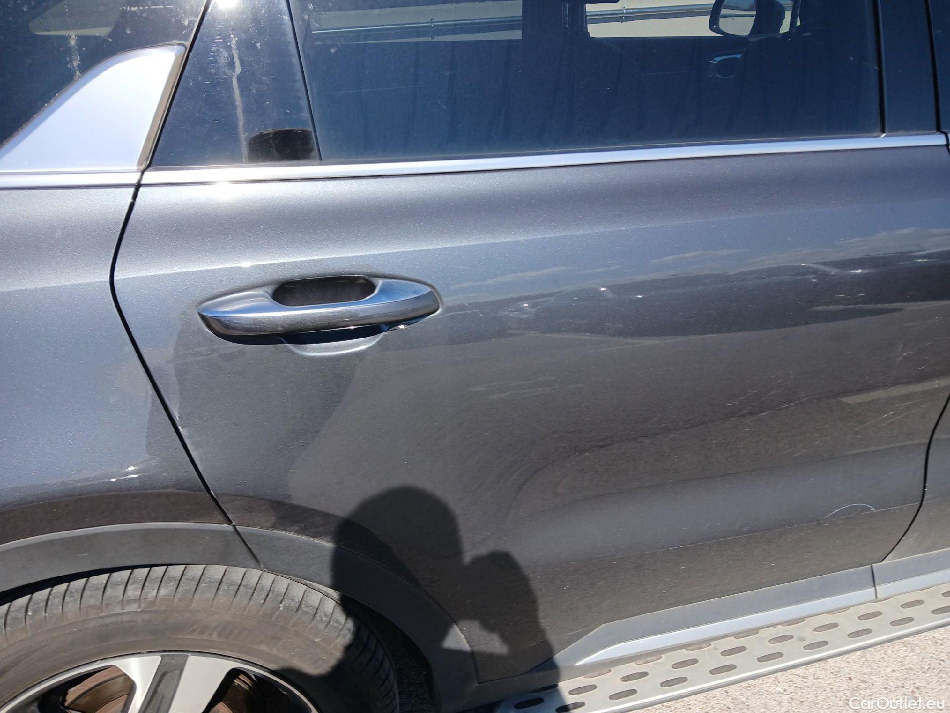  KIA  Sorento KIA  / 2020 / 5P / todoterreno 1.6 T-GDi HEV Emotion 4x4 7pl (P.Luxury) #30