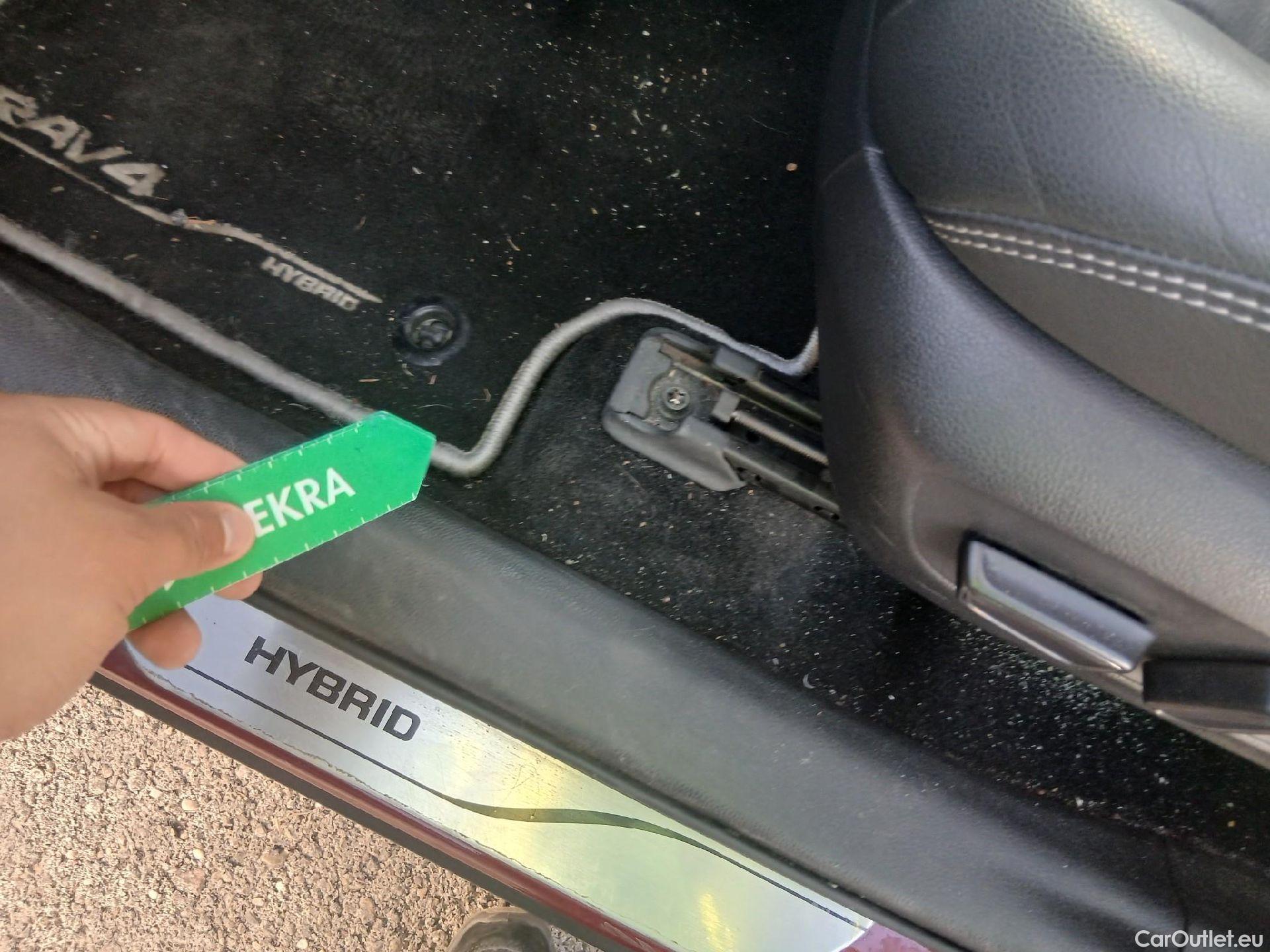  Toyota  RAV4 TOYOTA  / 2018 / 5P / todoterreno 2.5l 220H Luxury 4WD #1