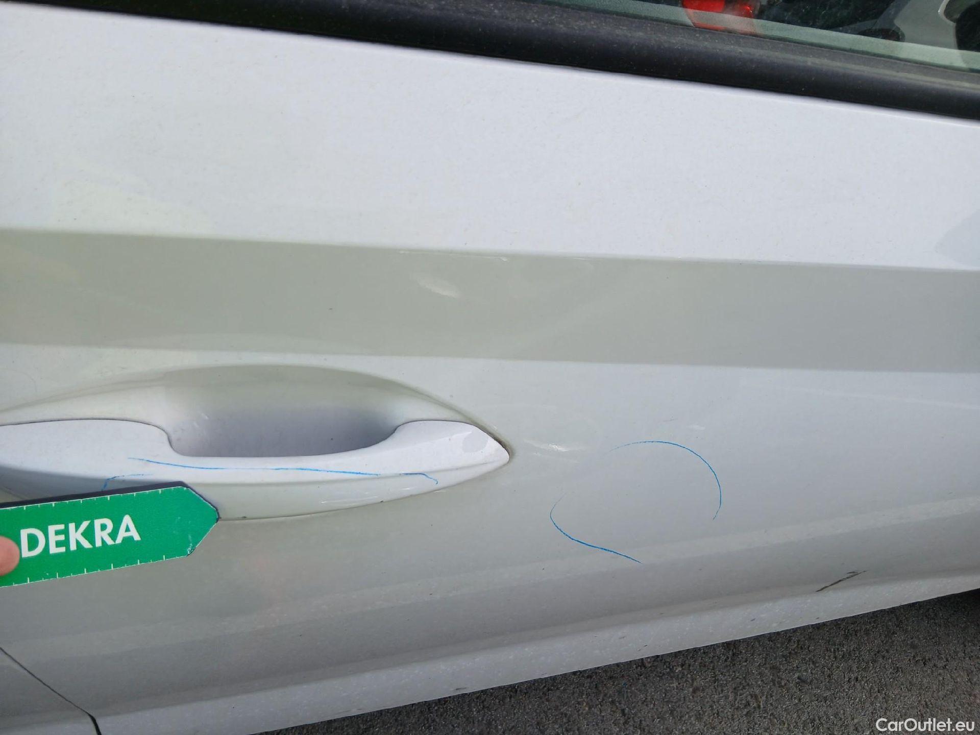  Hyundai  i20 HYUNDAI  / 2020 / 5P / berlina con portón 1.0 TGDI 74kW (100CV) 48V Essence #36