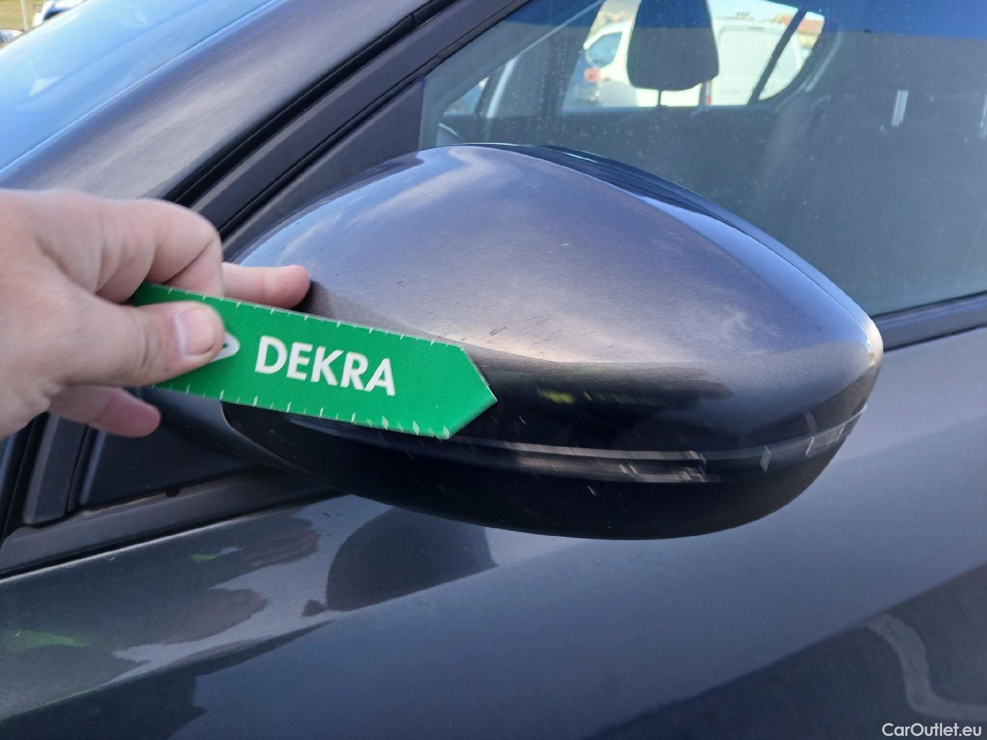  Peugeot  308 PEUGEOT  / 2017 / 5P / berlina con portón 5p Active Pack PureTech 110 S&S #19