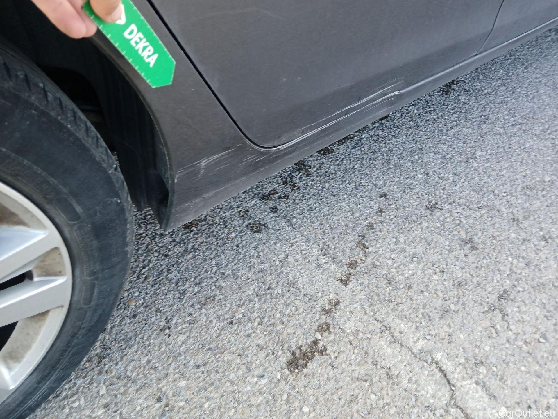  Peugeot  308 PEUGEOT  / 2017 / 5P / berlina con portón 5p Active Pack PureTech 110 S&S #28